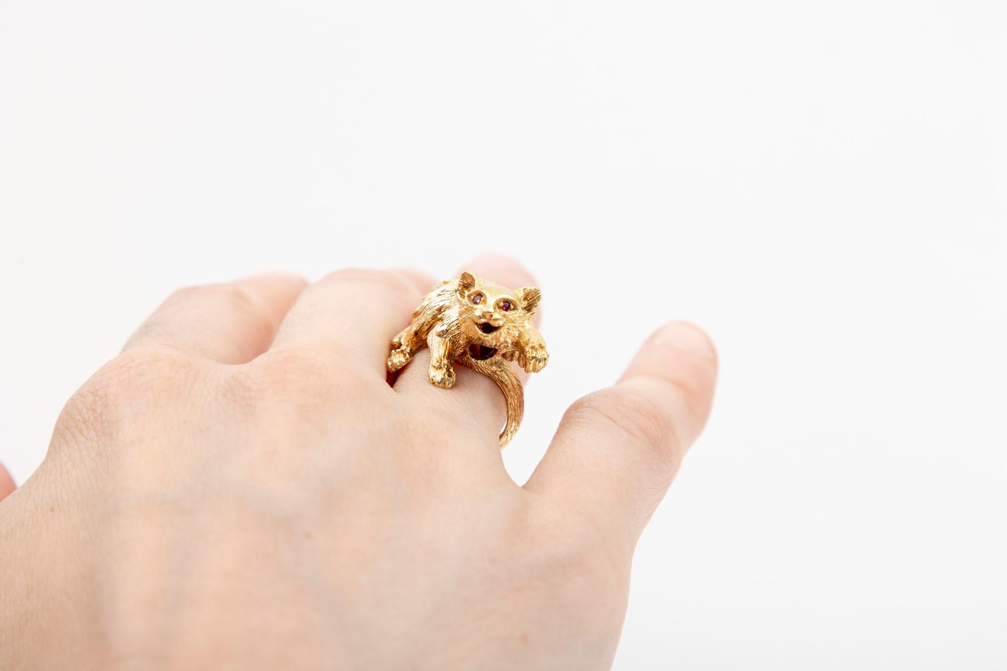 18k Yellow Gold Textured Figural Kitten Ring For Sale 7
