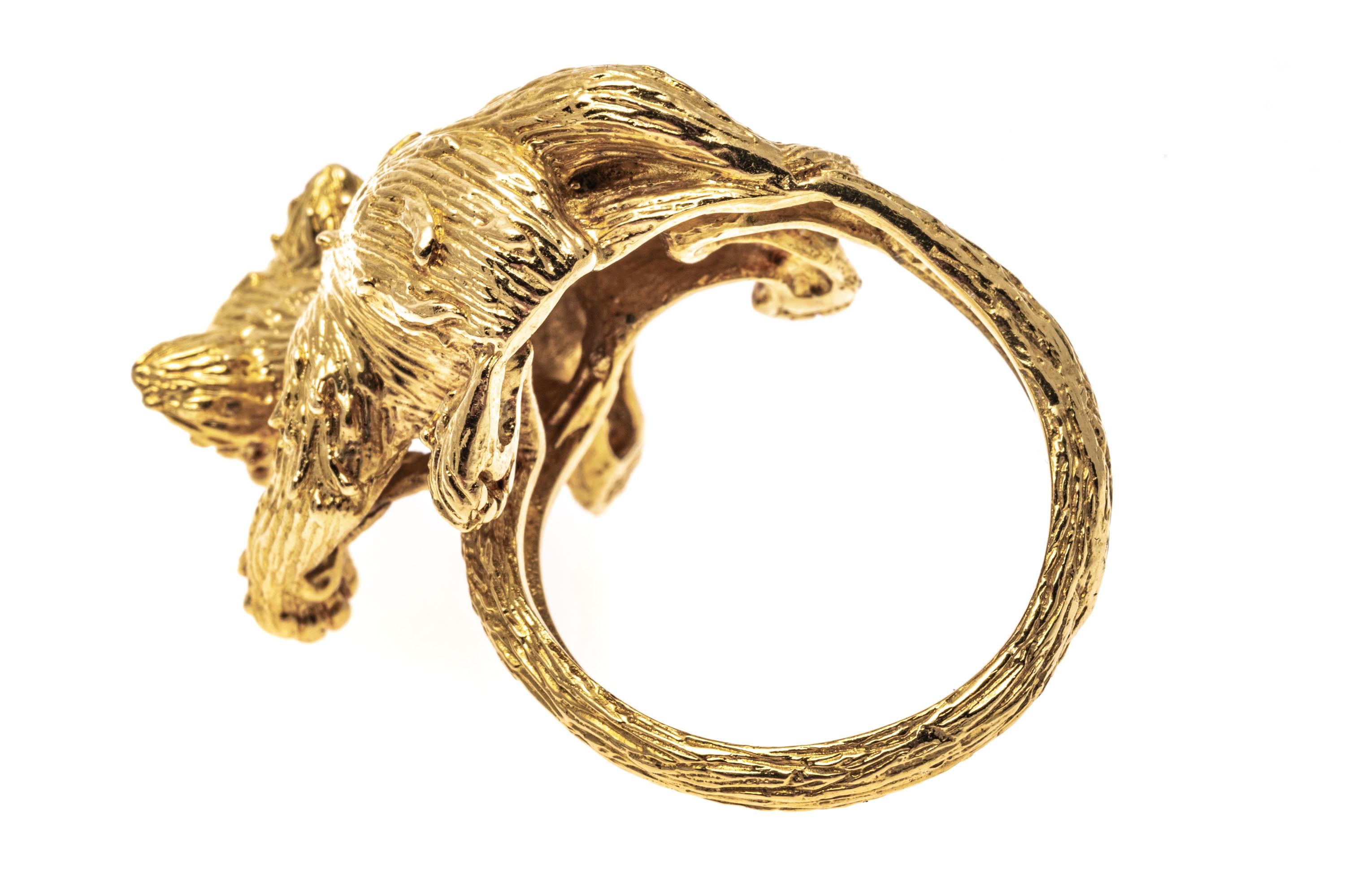Women's 18k Yellow Gold Textured Figural Kitten Ring For Sale