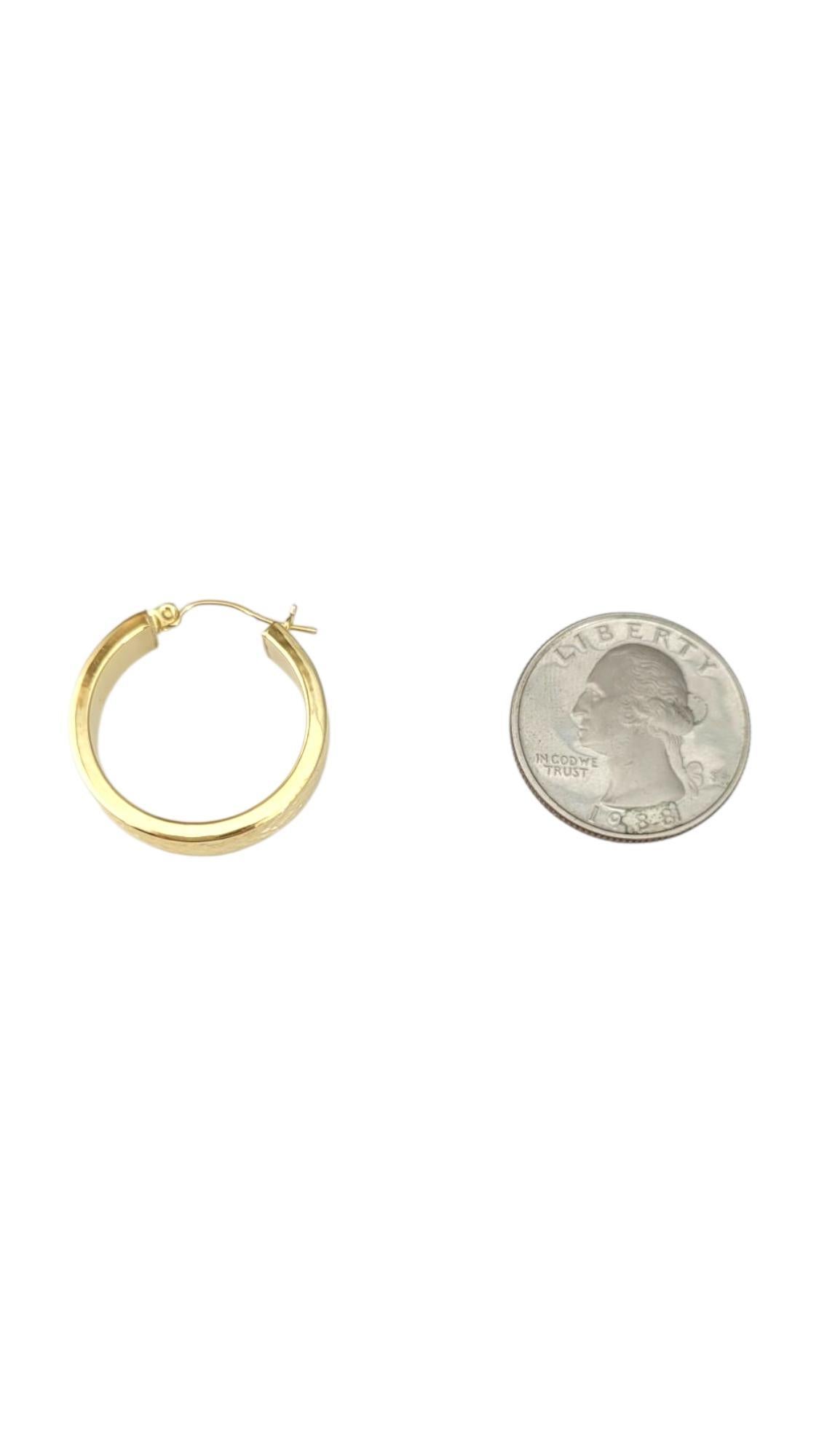 18K Yellow Gold Textured Hoop Earrings #21737 For Sale 4