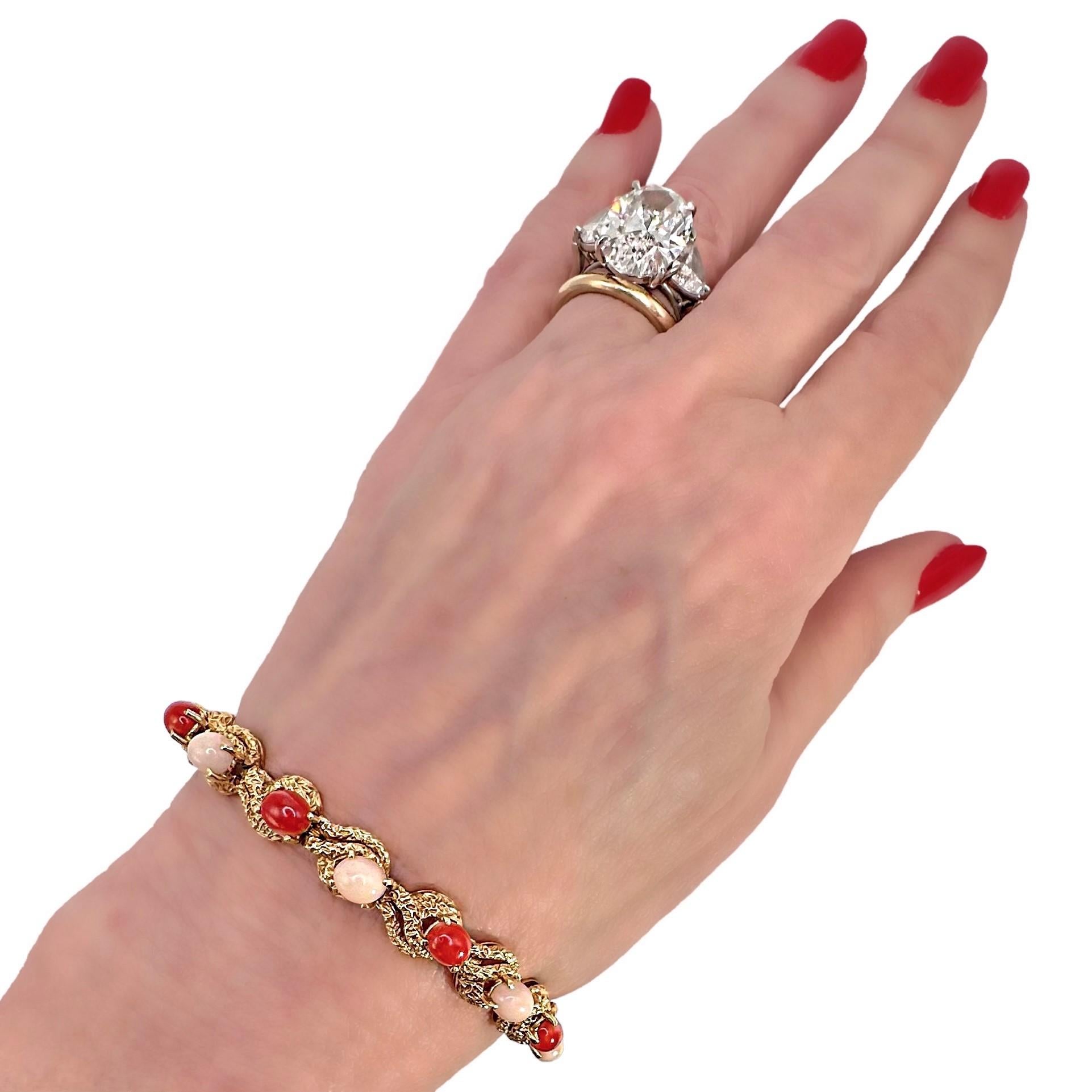 Women's 18K Yellow Gold Textured Link Orange Coral and Angel Skin Coral Casual Bracelet For Sale