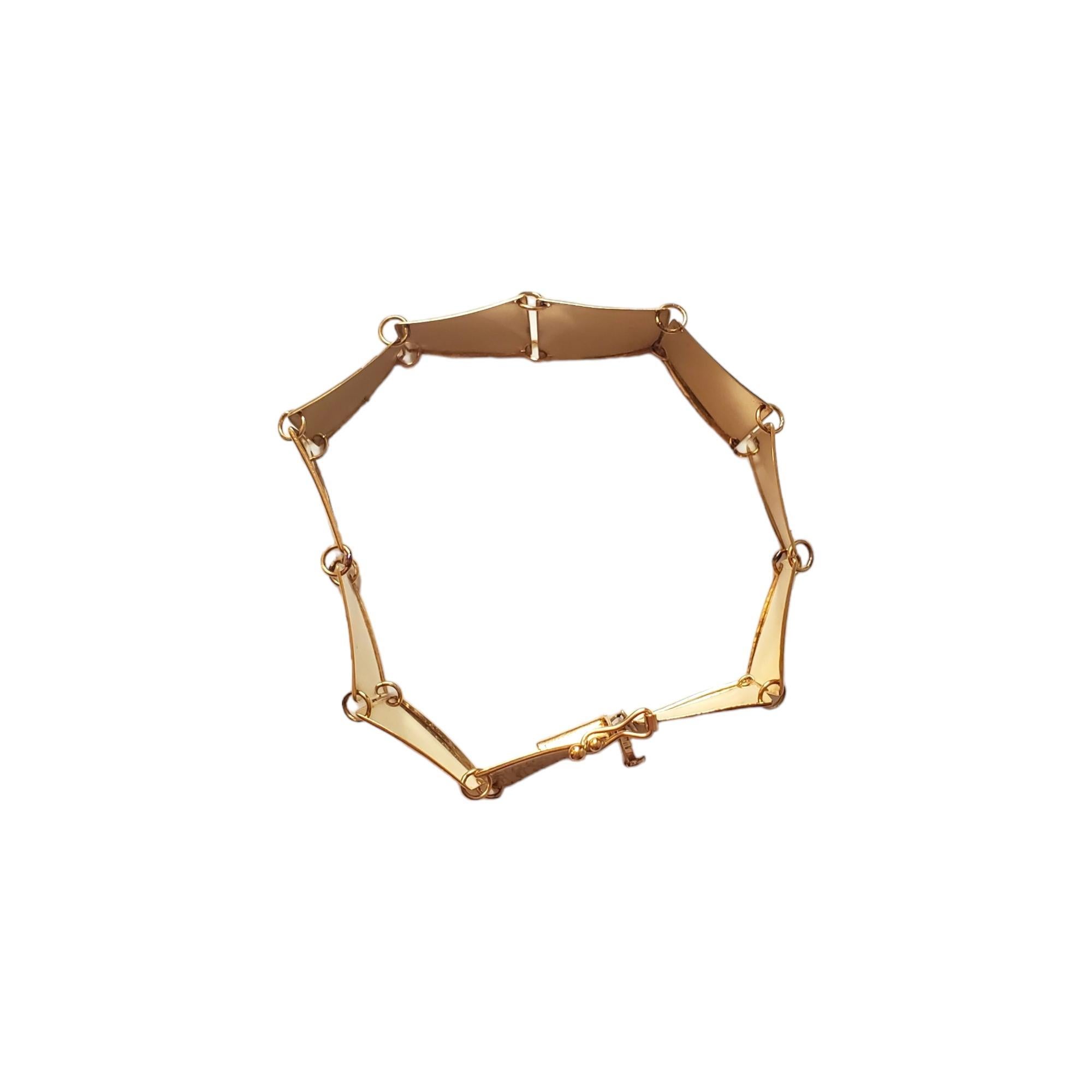 Bracelet à maillons texturés en or jaune 18 carats n° 18038 en vente 1