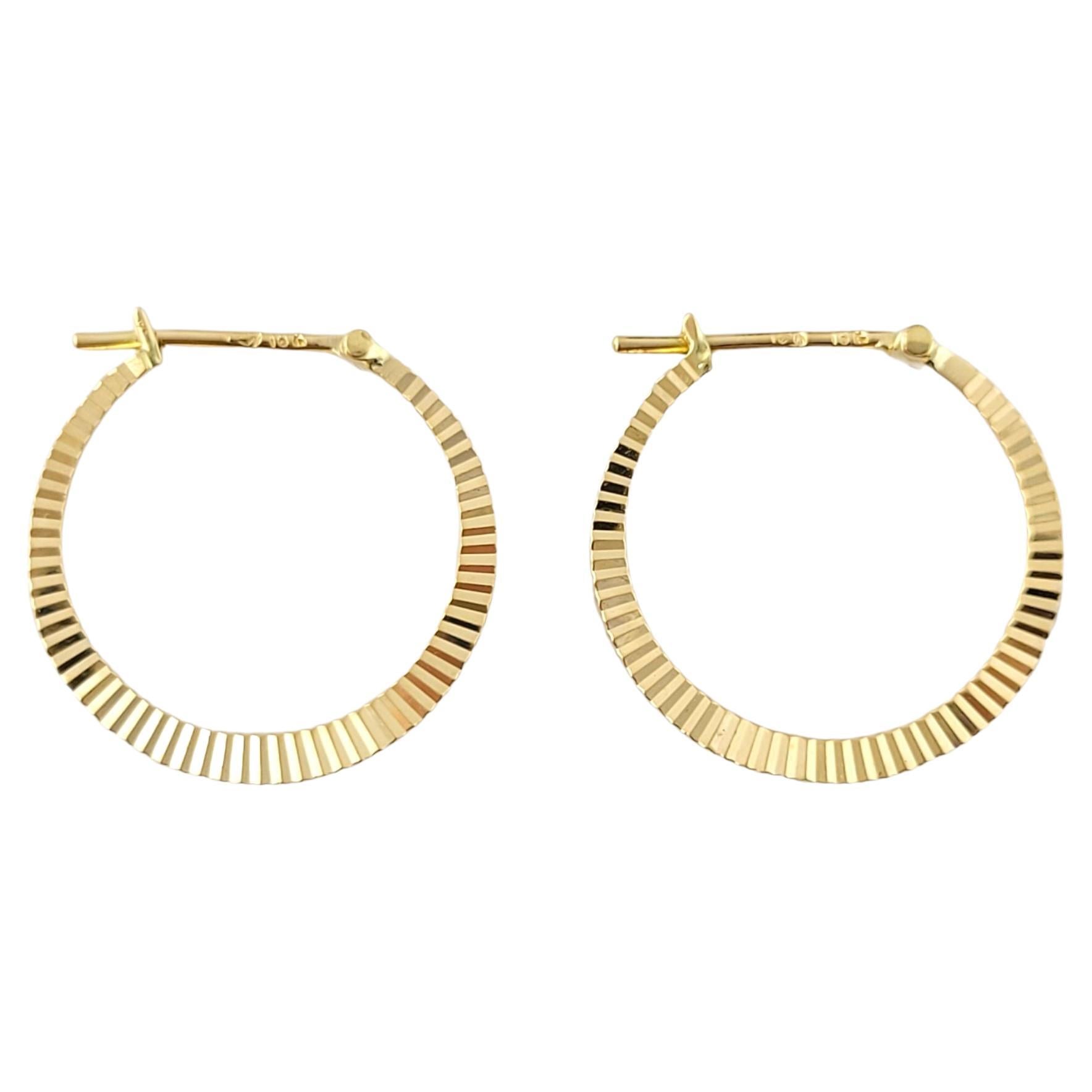18k Yellow Gold Textured Ribbed Hoop Earrings