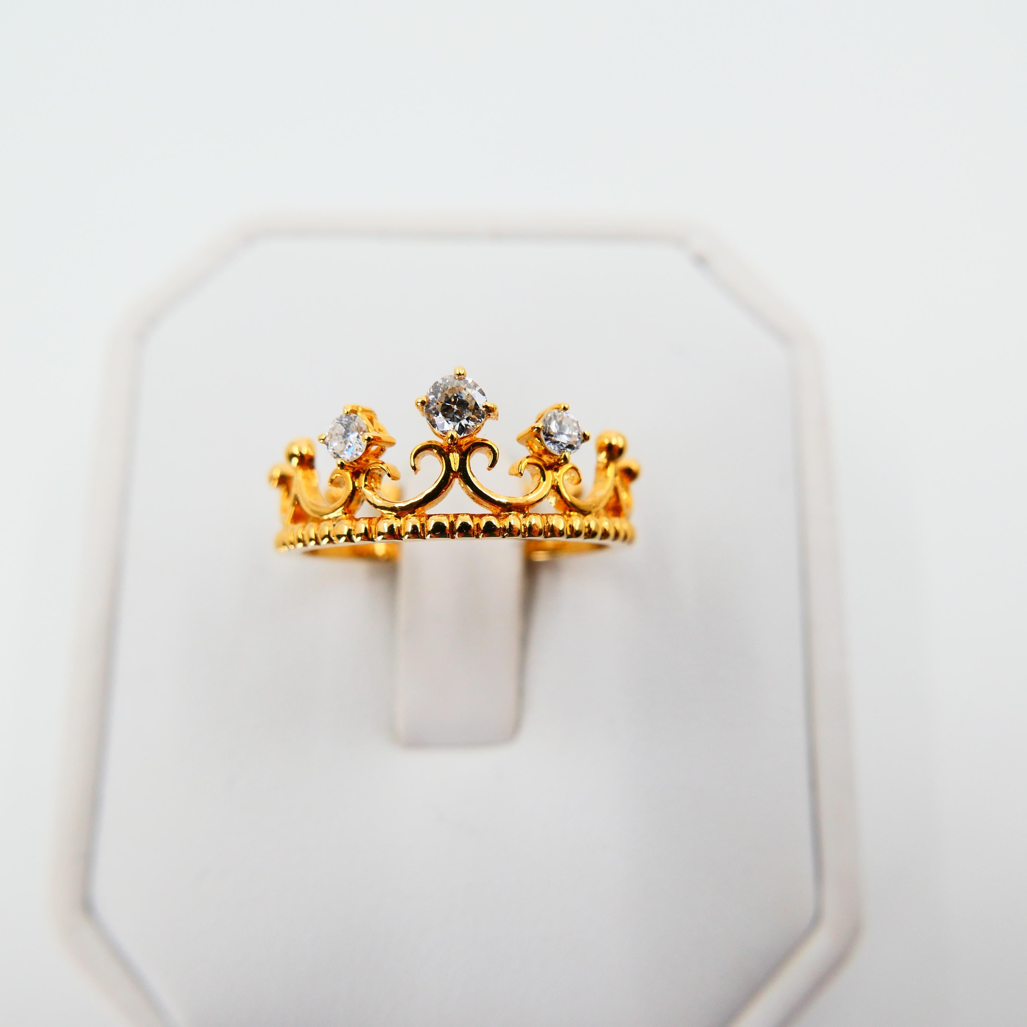 18 Karat Gold Three-Stone Crown Ring with Old Mine Cut Diamonds. 0.22 Carat 2
