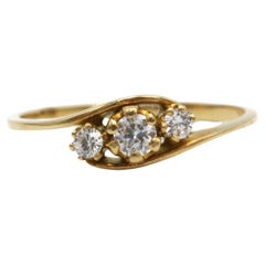 18K Yellow Gold Three-Stone Diamond Ring, 0.28 ct Total, Vintage Swirl Design