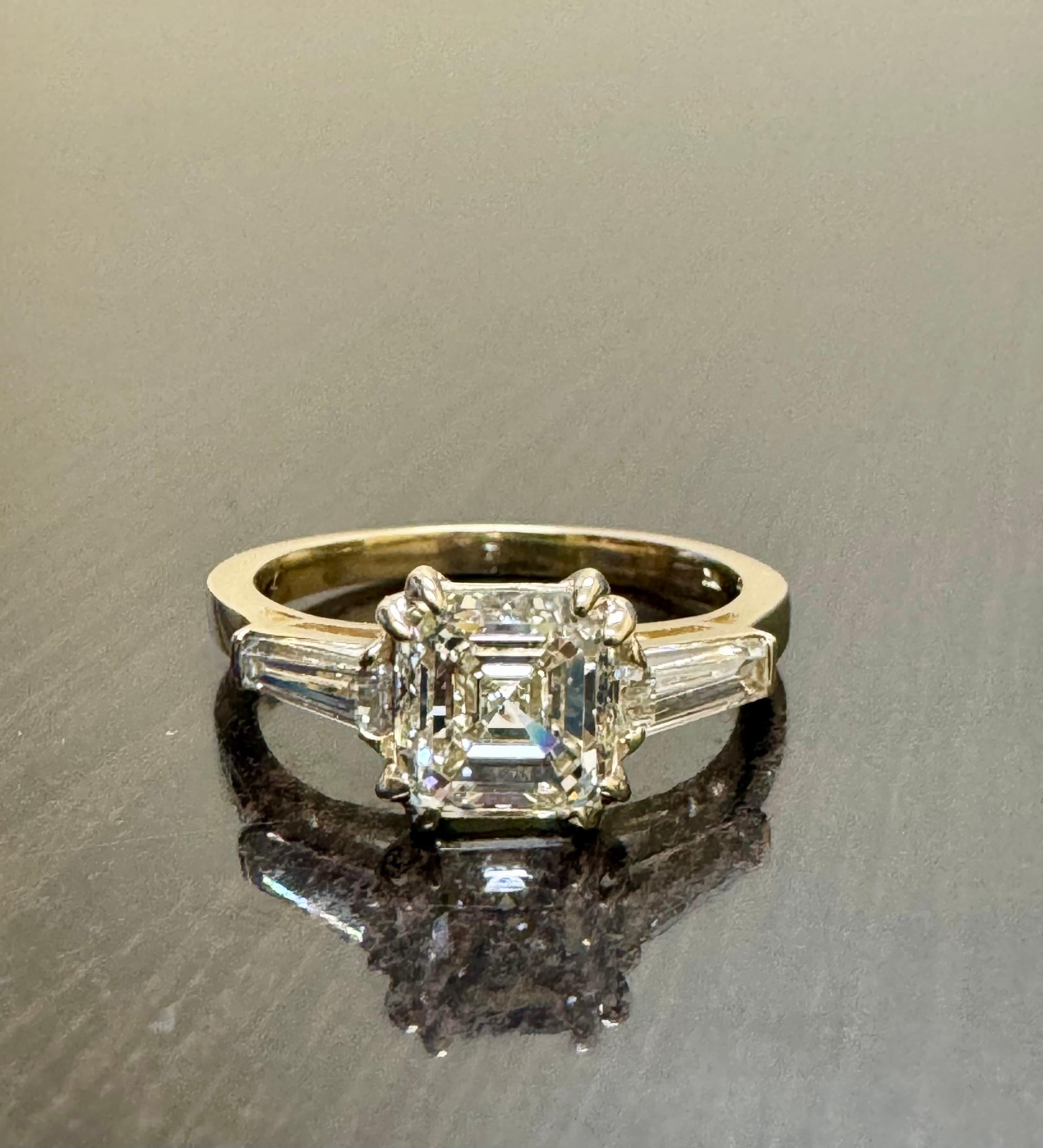18K Yellow Gold Three Stone GIA 2.77 Carat Asscher Cut Diamond Engagement Ring In New Condition For Sale In Los Angeles, CA