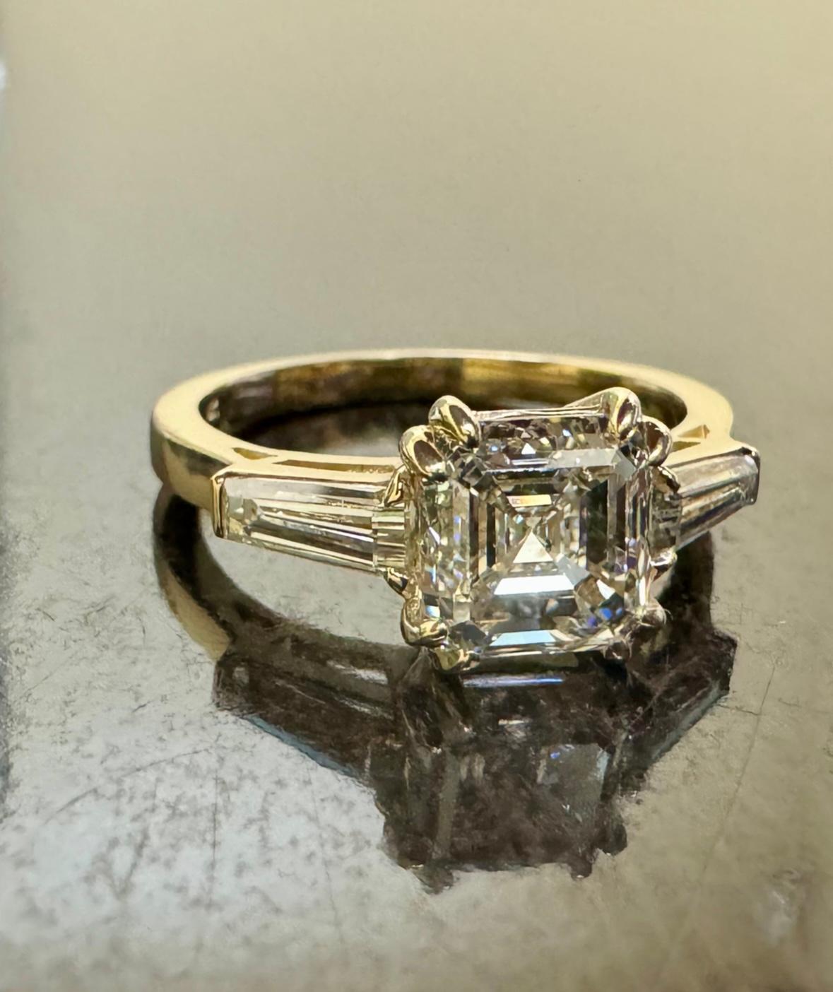 18K Yellow Gold Three Stone GIA 2.77 Carat Asscher Cut Diamond Engagement Ring For Sale 3