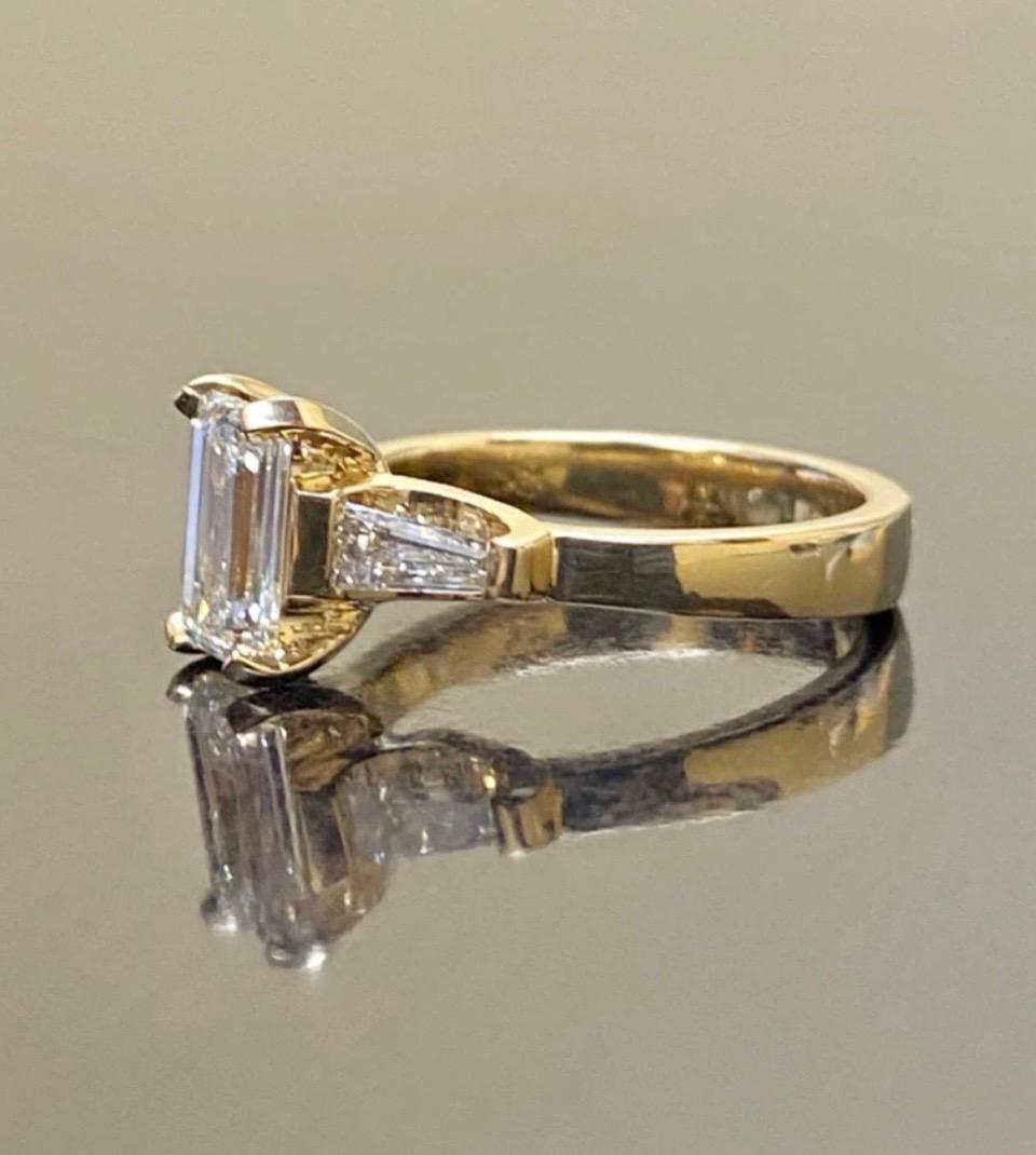 18K Yellow Gold Three Stone GIA Certified Emerald Cut Diamond Engagement Ring In New Condition For Sale In Los Angeles, CA