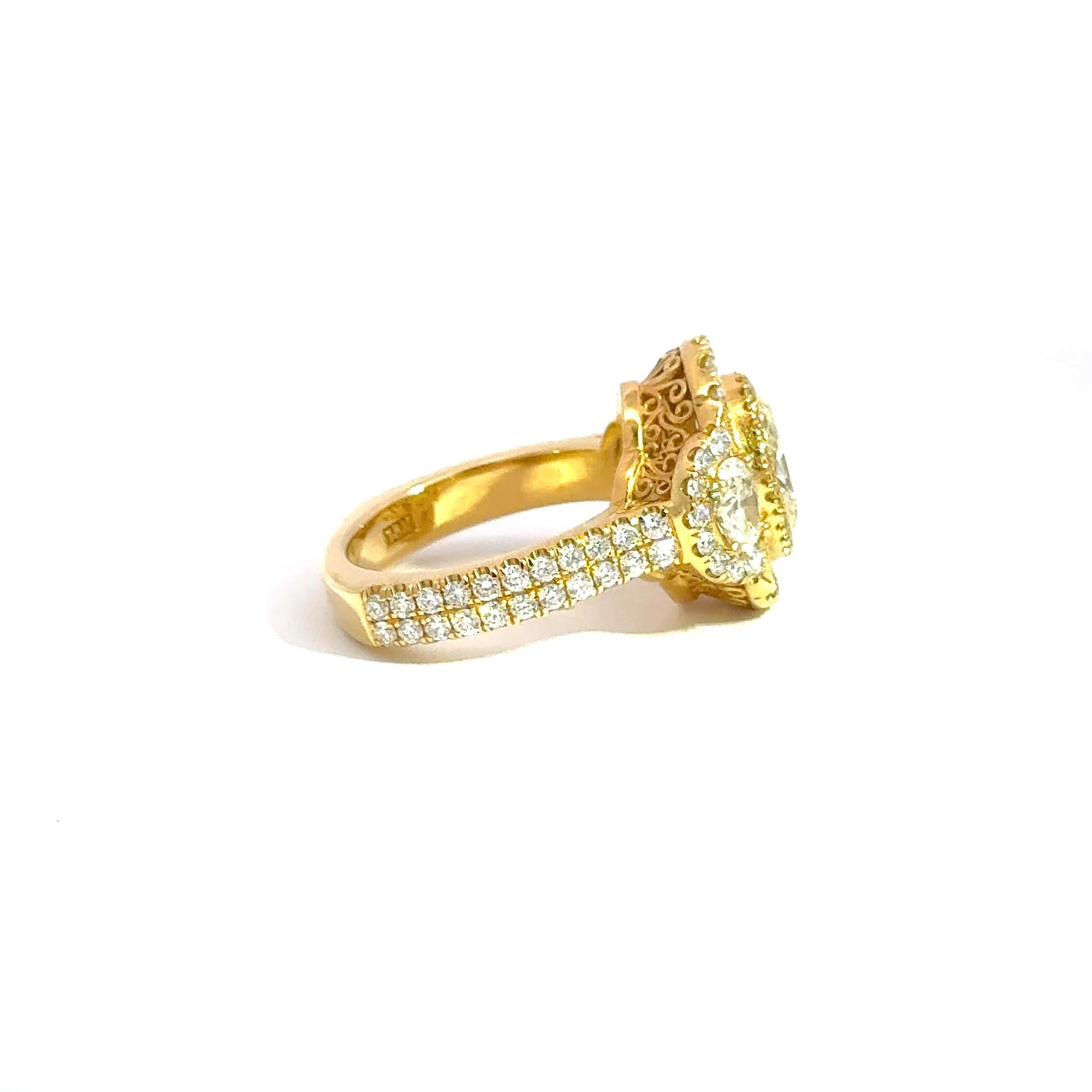 De las mujeres 18K Yellow Gold Three-Stone Oval Diamond Ring with Fancy Yellow Accents en venta