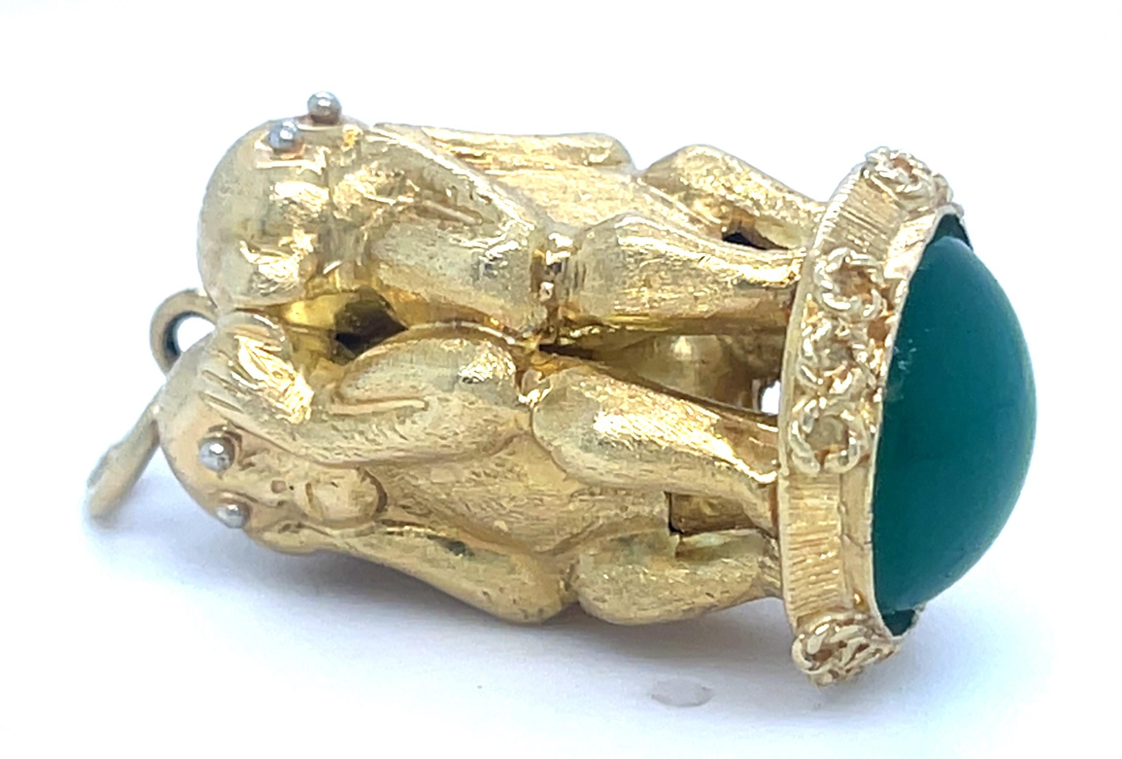 18k Yellow Gold Three Wise Monkeys Charm Pendant with Jade Cabochon Accent For Sale 1