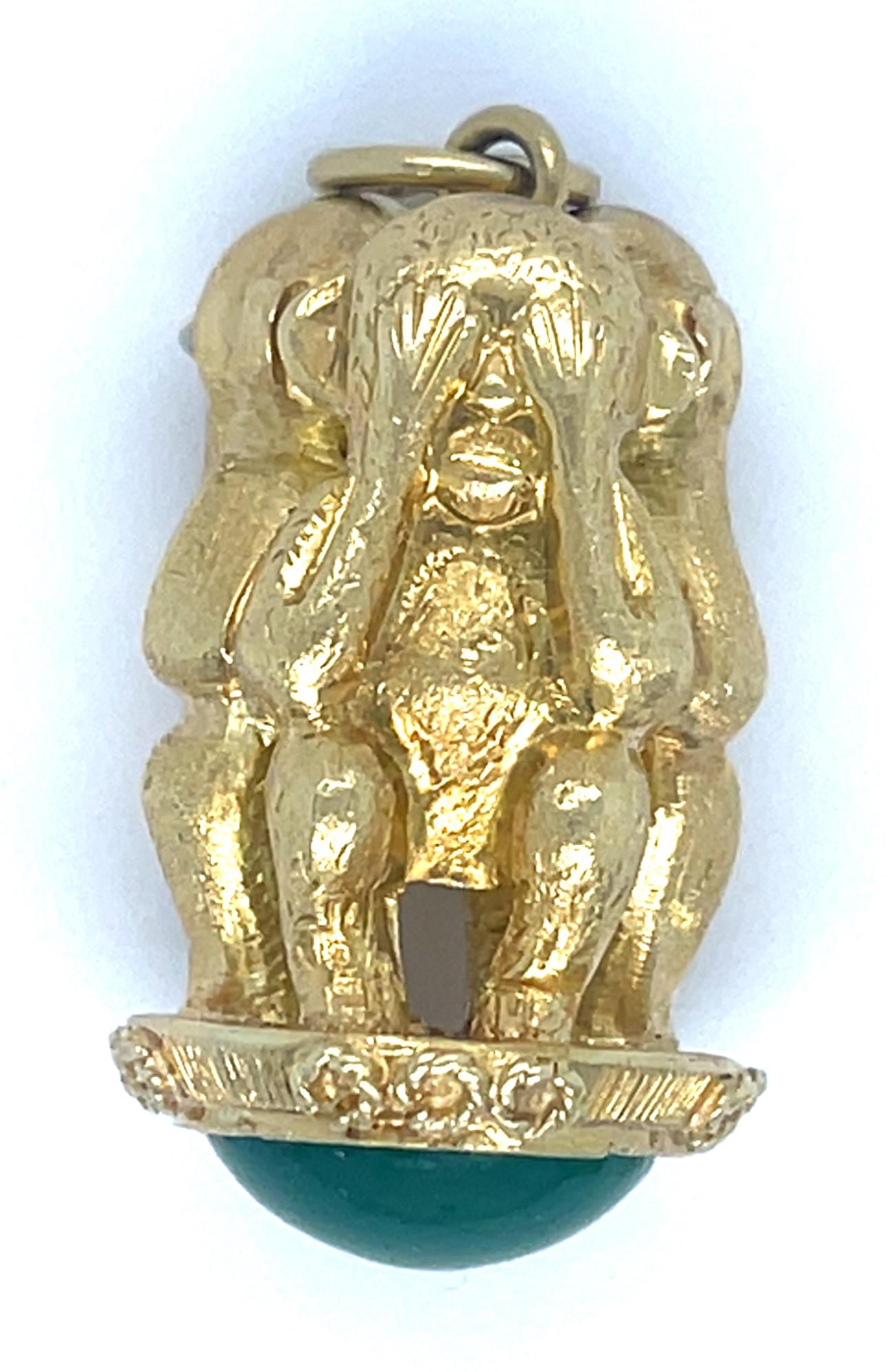 18k Yellow Gold Three Wise Monkeys Charm Pendant with Jade Cabochon Accent For Sale 3
