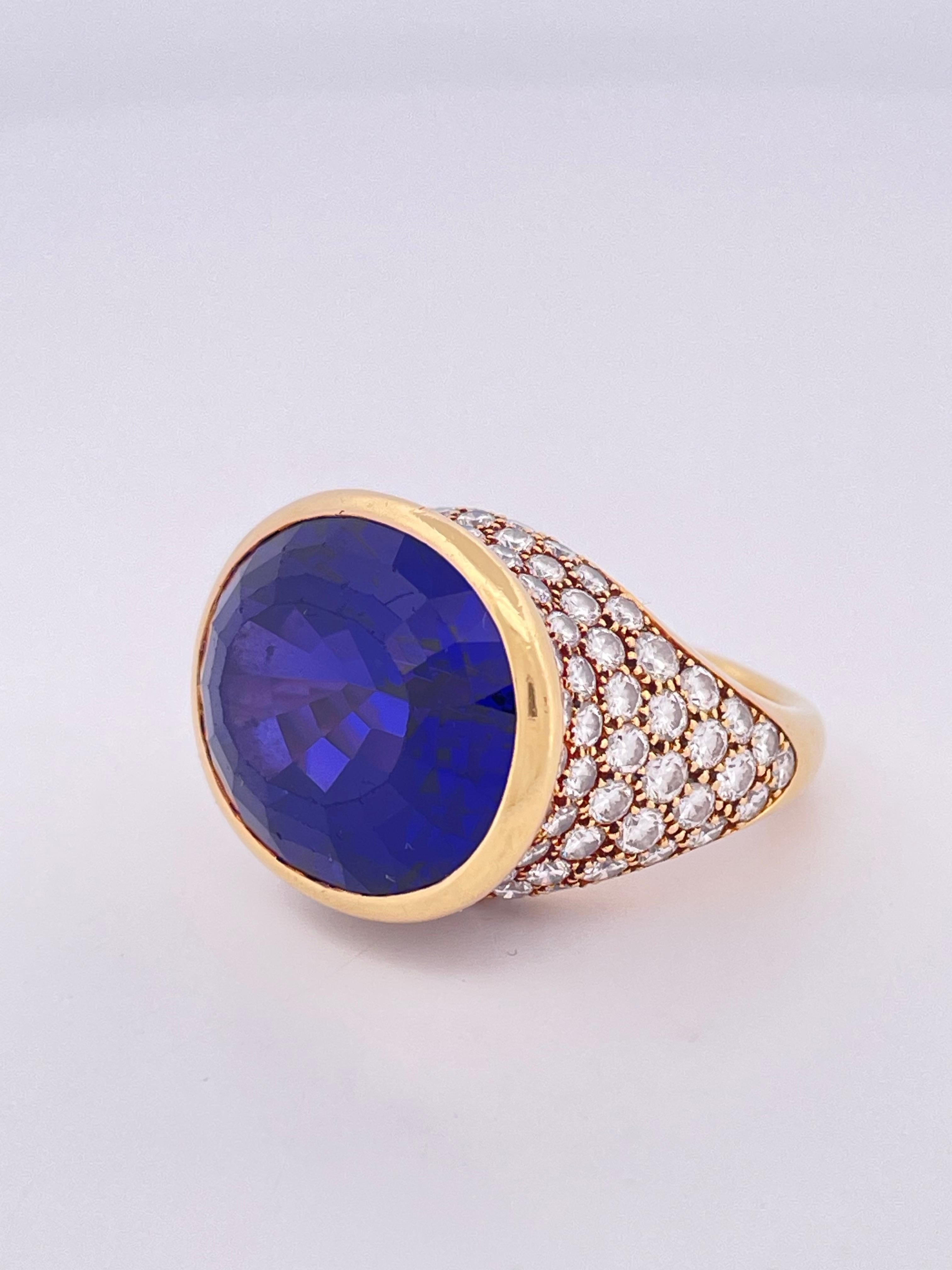 Or jaune 18k Tiffany 31ctw Tanzanite avec 120 diamants ronds 4.2ctw VS G-H Excellent état - En vente à Sewickley, PA