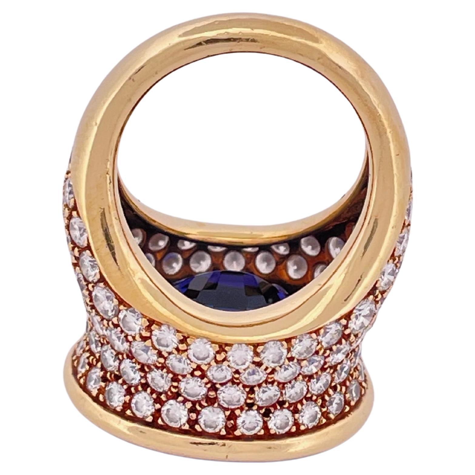 Oro giallo 18k Tiffany 31ctw Tanzanite con 120 diamanti rotondi 4,2ctw VS G-H In condizioni ottime in vendita a Sewickley, PA