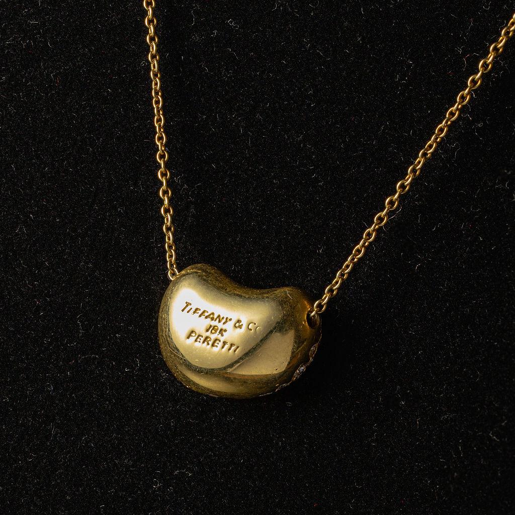 Or jaune 18 carats Tiffany & Co. Collier de haricots en diamants Elsa Peretti Design Unisexe en vente
