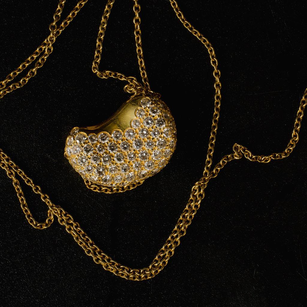 Or jaune 18 carats Tiffany & Co. Collier de haricots en diamants Elsa Peretti Design en vente 2