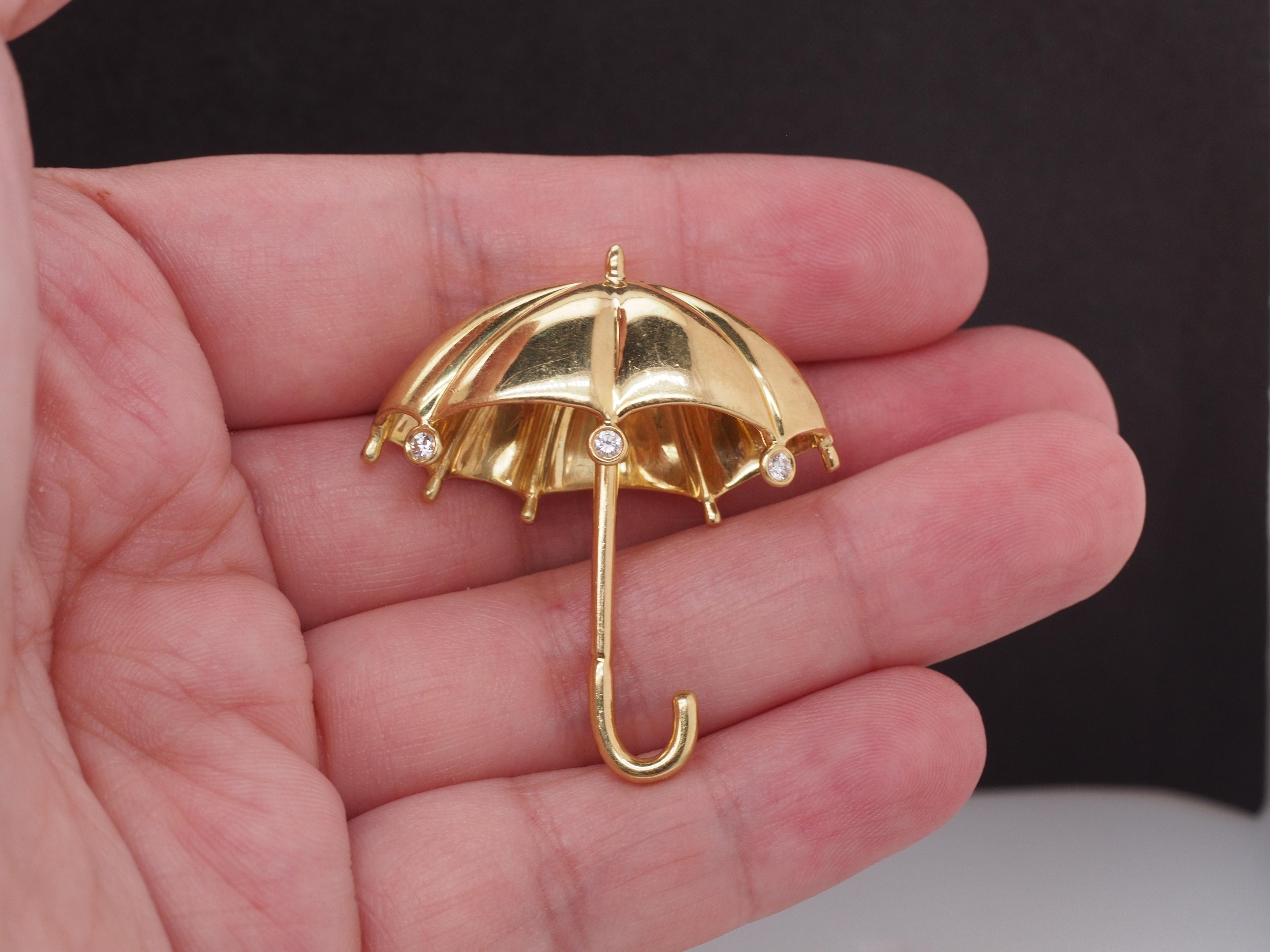 Art Deco 18K Yellow Gold “Tiffany & Co” Diamond Umbrella Brooch For Sale