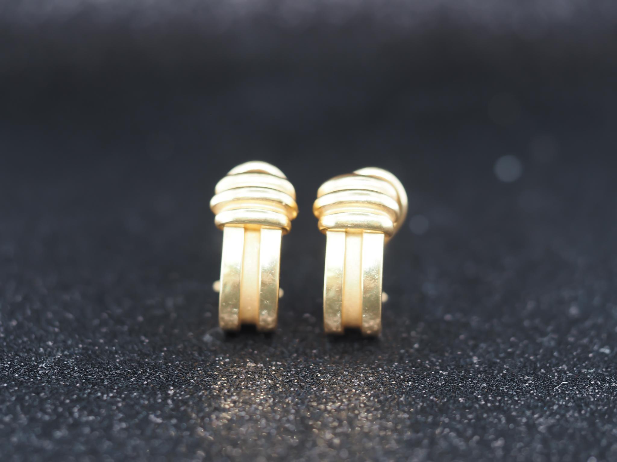 18K Yellow Gold Tiffany & Co. Earrings Circa 1995 In Good Condition For Sale In Hicksville, NY