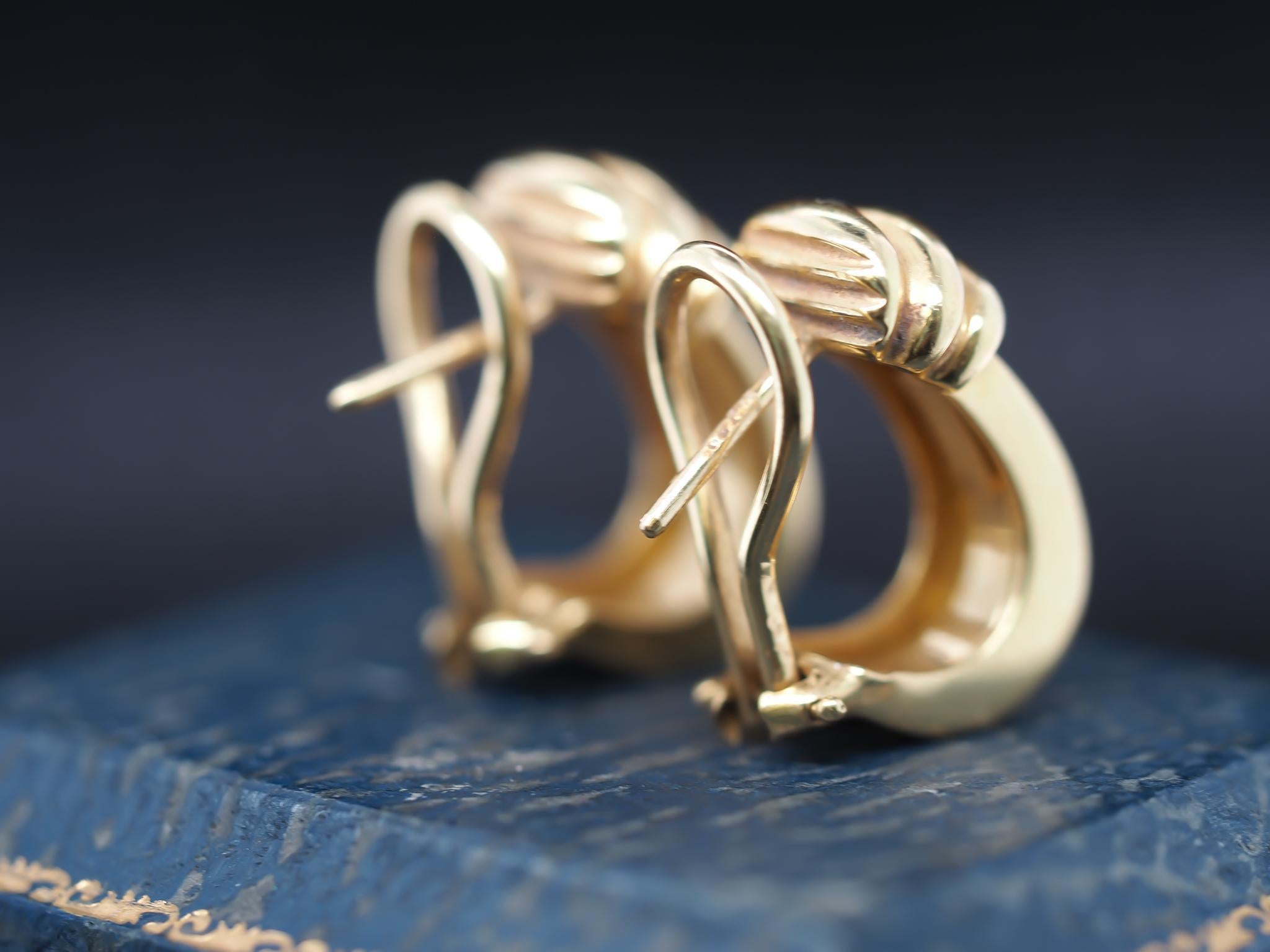 Women's 18K Yellow Gold Tiffany & Co. Earrings Circa 1995 For Sale