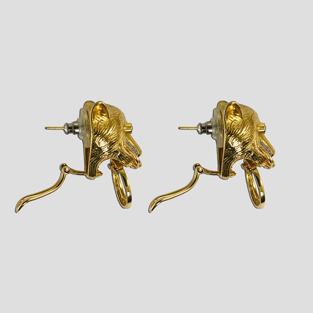 Round Cut 18K Yellow Gold Tiger Diamond Earrings For Sale