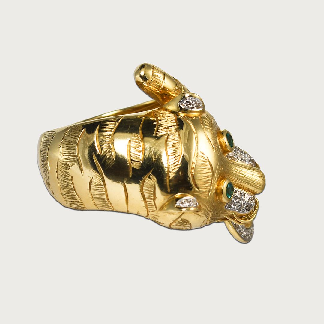 Taille ronde Bague tigre en or jaune 18 carats avec diamants en vente