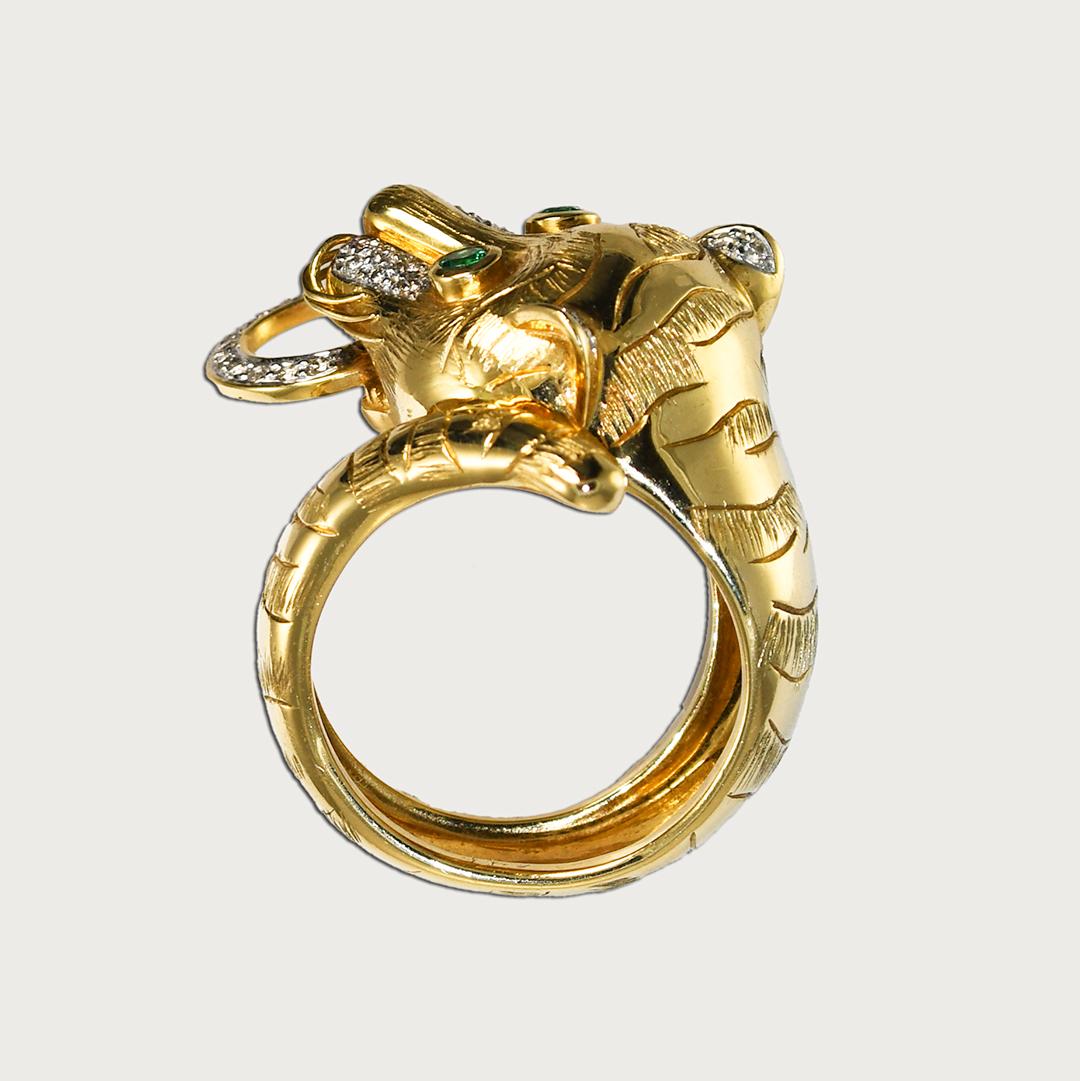 Bague tigre en or jaune 18 carats avec diamants en vente 2
