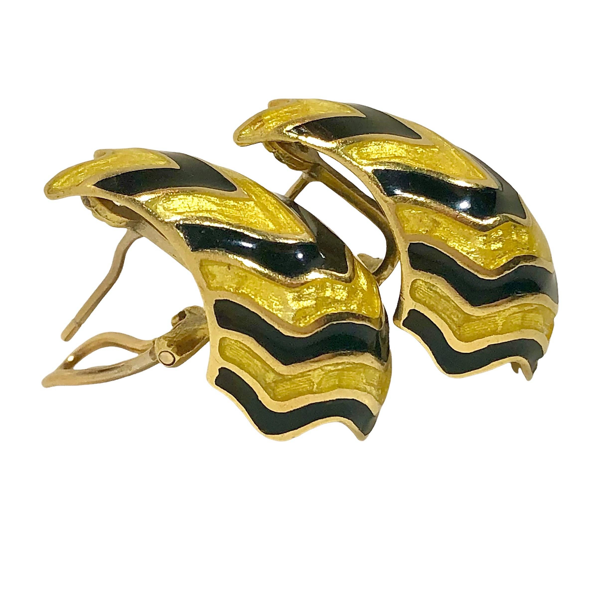 18K Yellow Gold Tiger Stripe Earrings with Black and Gold Enamel Stripes In Good Condition For Sale In Palm Beach, FL