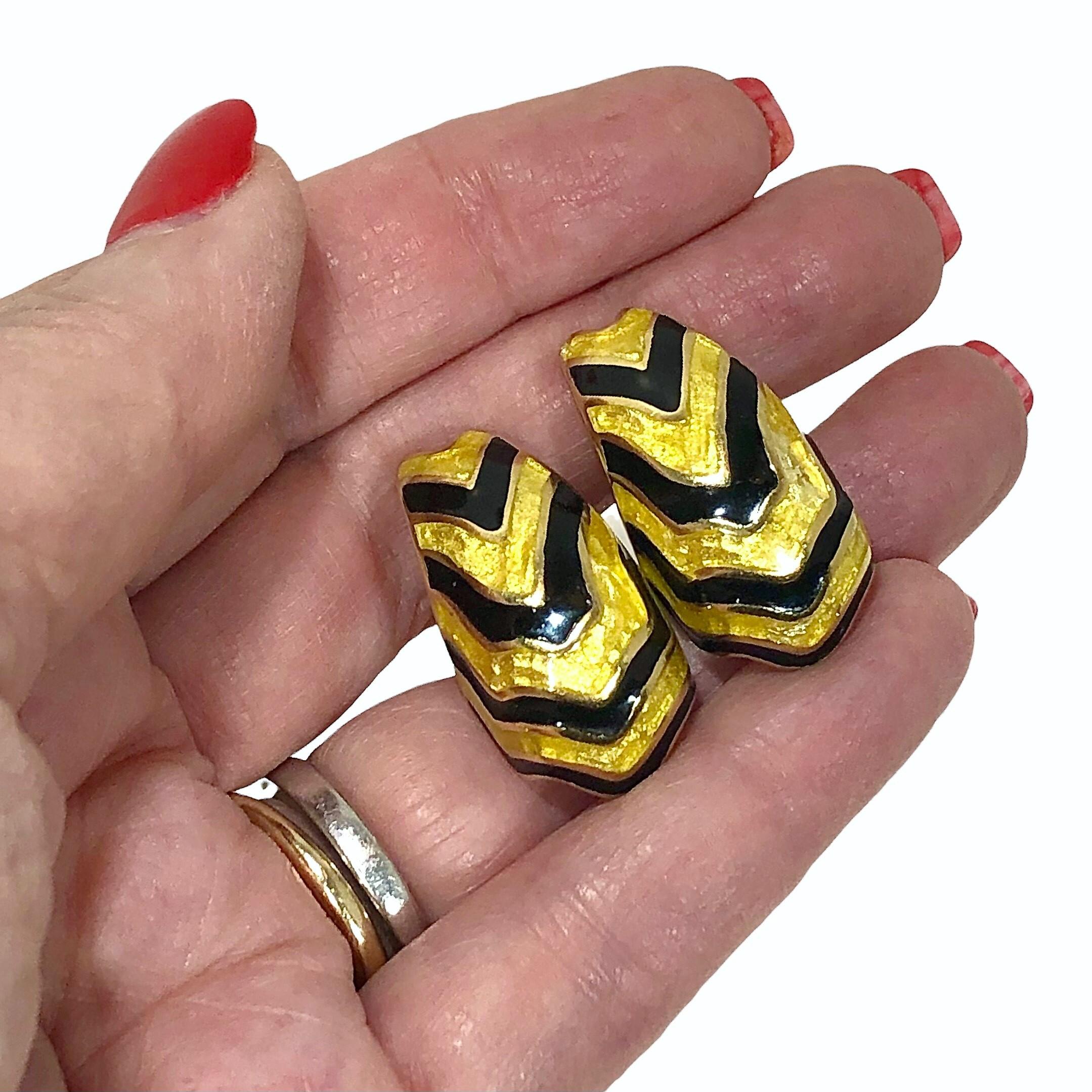 18K Yellow Gold Tiger Stripe Earrings with Black and Gold Enamel Stripes For Sale 3