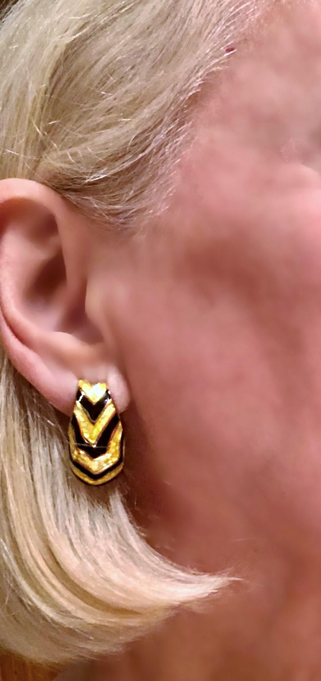 18K Yellow Gold Tiger Stripe Earrings with Black and Gold Enamel Stripes For Sale 4