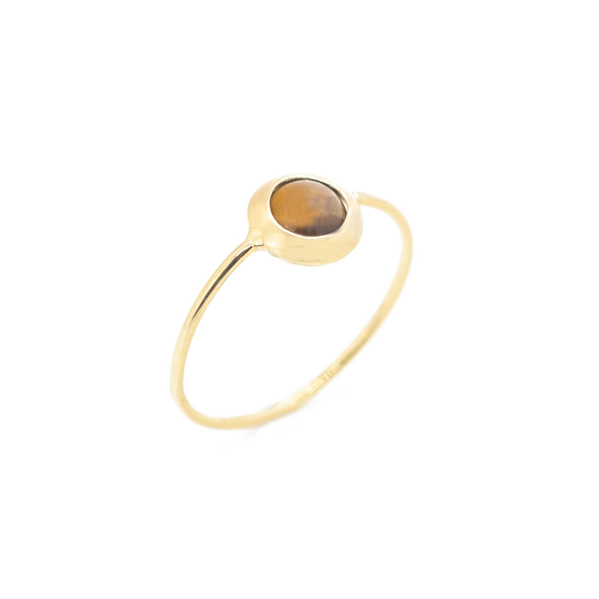 Intini Jewels Bague empilable en or jaune 18 carats avec cabochon œil de tigre style Boho Chic Unisexe en vente
