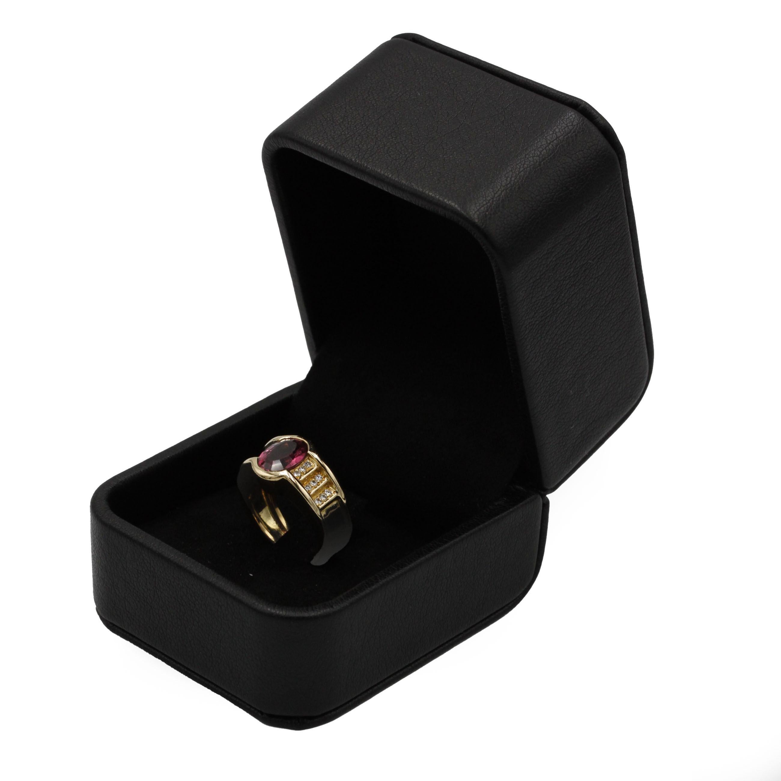 Anillo cóctel de oro amarillo de 18 quilates con turmalina y diamantes en venta 1