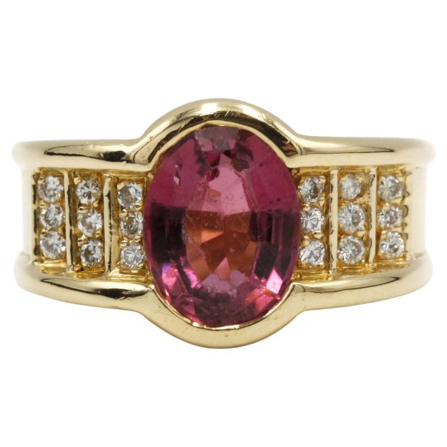 Anillo cóctel de oro amarillo de 18 quilates con turmalina y diamantes