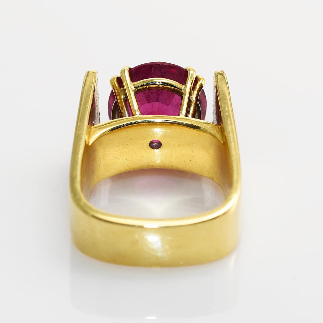 Bague en or jaune 18 carats avec tourmaline et diamants 16,7 g en vente 1