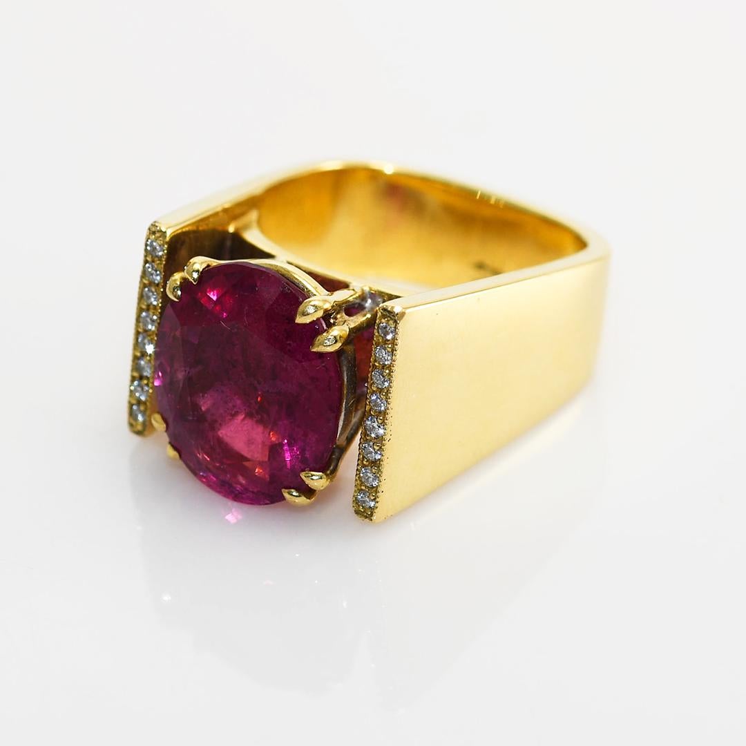 Bague en or jaune 18 carats avec tourmaline et diamants 16,7 g en vente 2