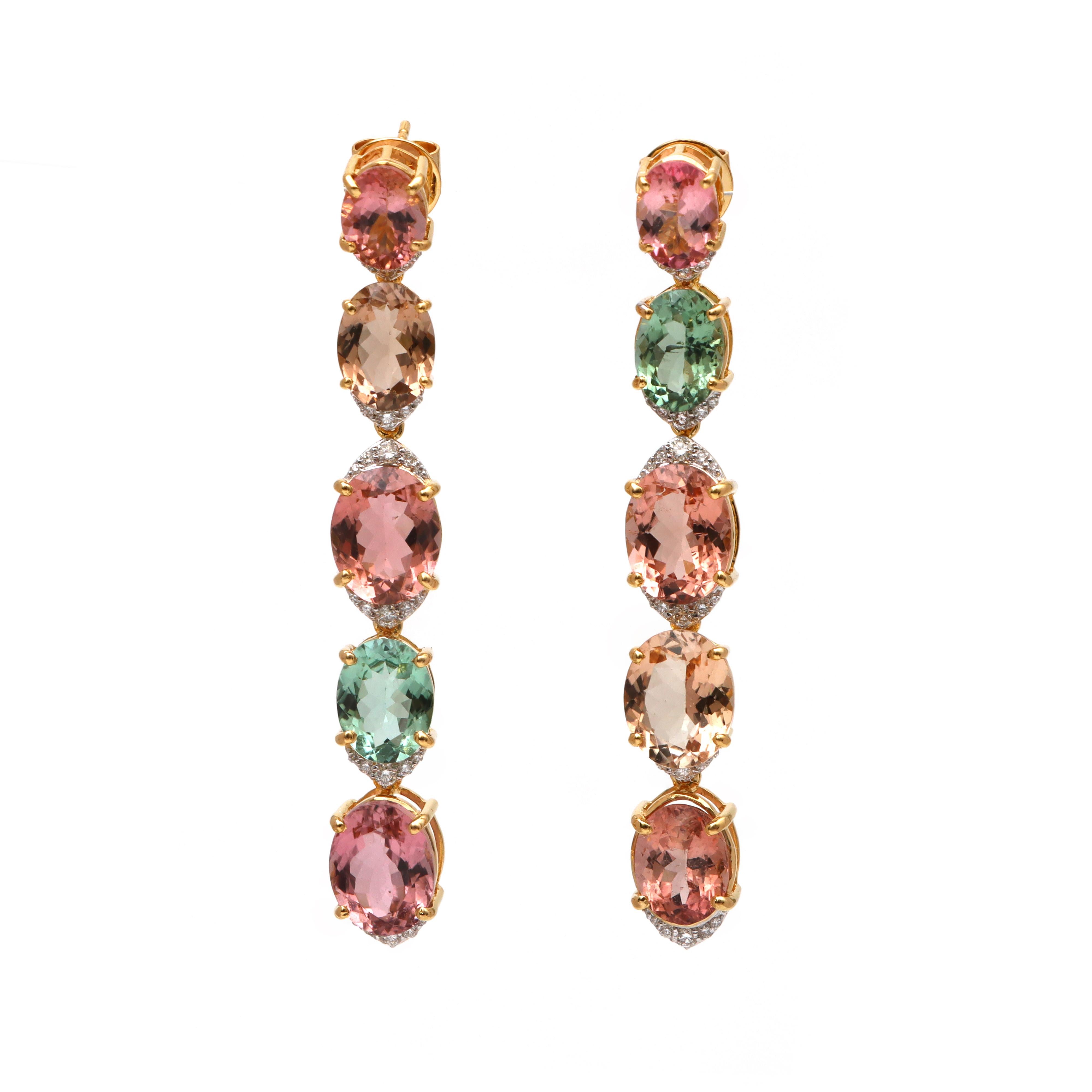 Code de l'article - NFJSD-1736

Pierre précieuse - Tourmaline

Pureté du métal - Or jaune 18k

Poids total des pierres - 19.75 cts

Poids total des diamants - 0,445 cts

Total PCS diamant - 60

Poids brut - 11.62 gm