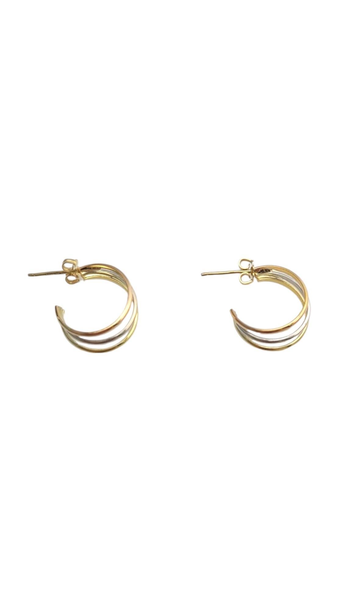 18K Yellow Gold Tri-Color Hoop Earrings #21109 In Good Condition For Sale In Washington Depot, CT