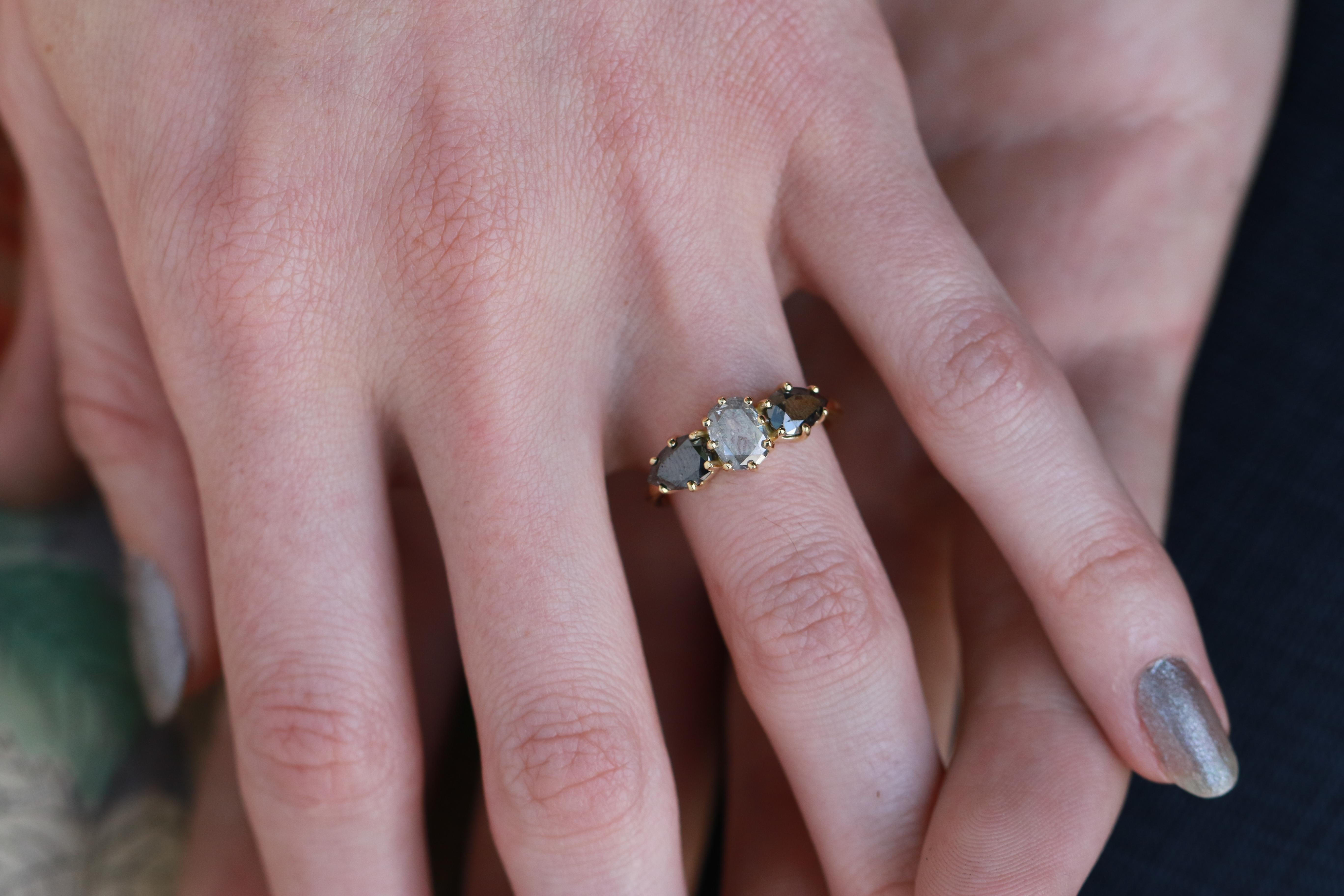 Women's or Men's 18k Yellow Gold Triple Grey Diamond Ring For Sale