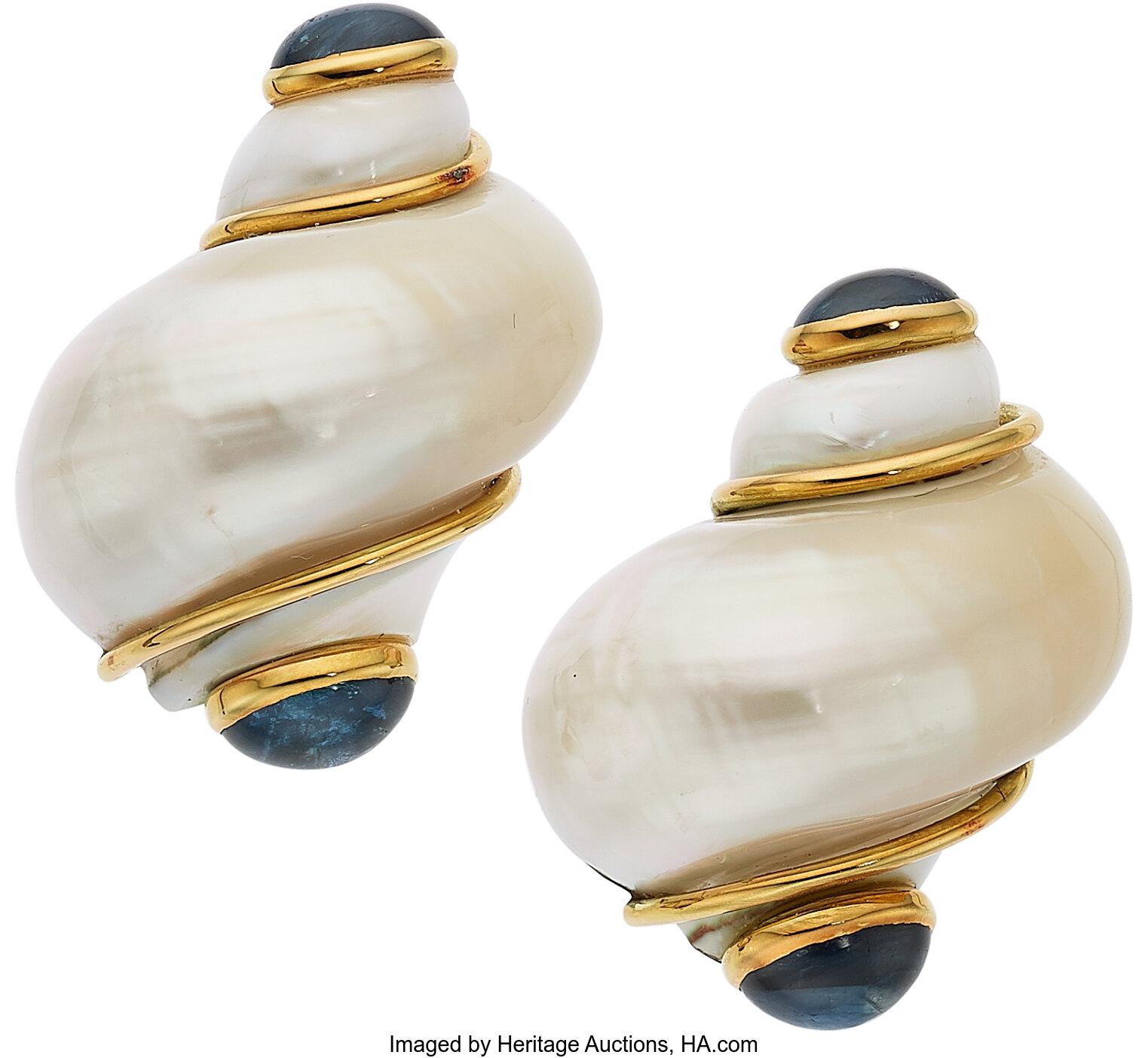 18k Yellow Gold Turbo Shell Earrings W/Sapphire Cabochons by Seaman Schepps In Good Condition For Sale In Sherman Oaks, CA