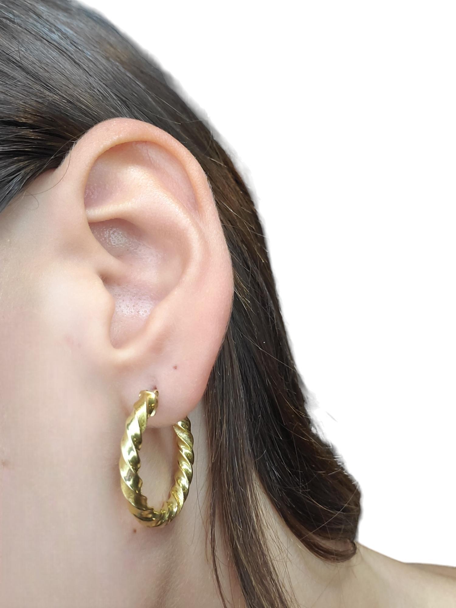 18K Yellow Gold Twist Hoop Earrings #21359 For Sale 2