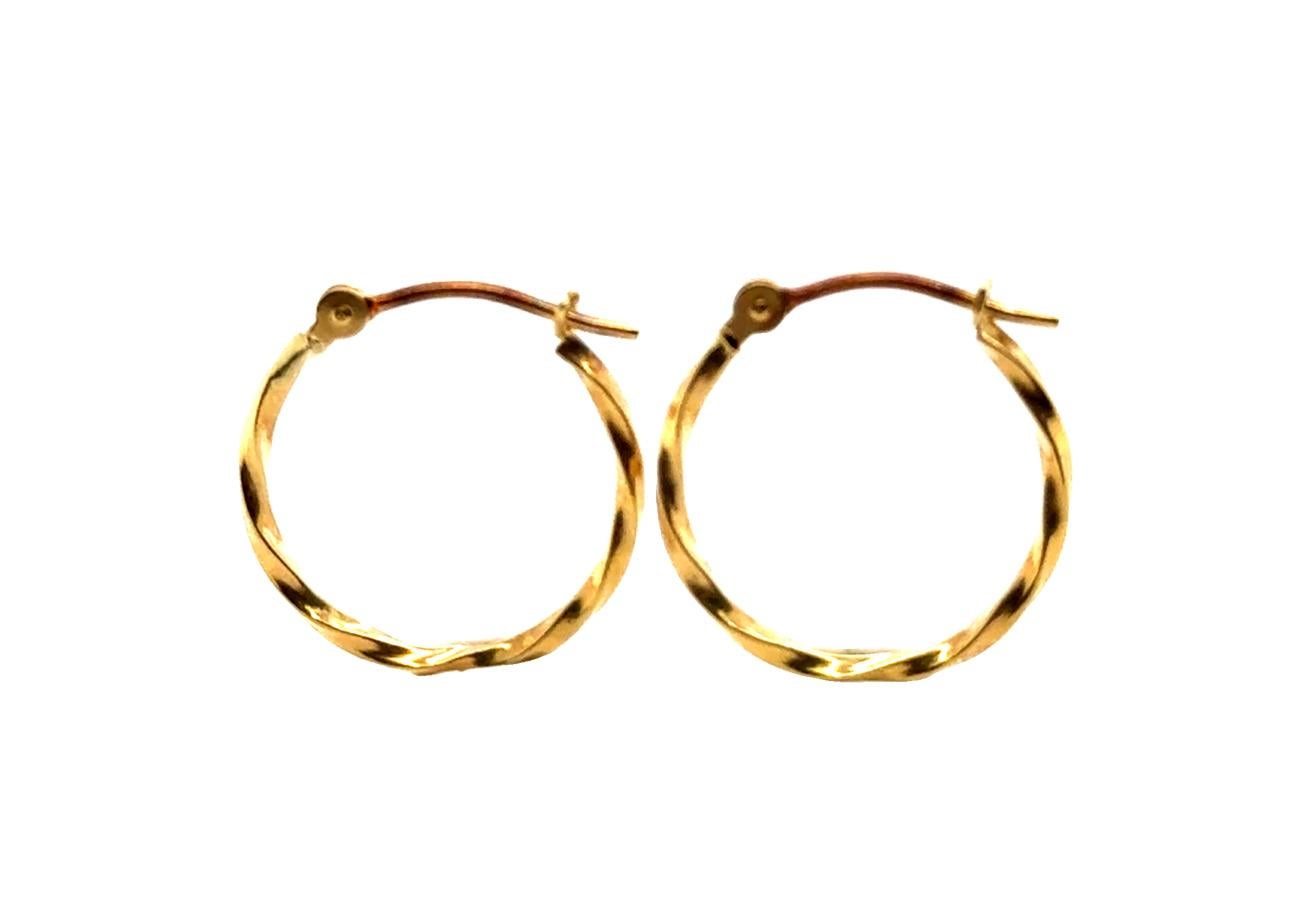 Boucles d'oreilles torsadées en or jaune 18K 



Anneaux en or torsadés

Environ 16 mm de diamètre

Fabriqué en or jaune 18 carats

Cadeau idéal

Excellent état

***800***322***8700 Service clientèle

Vos nouvelles boucles d'oreilles seront livrées