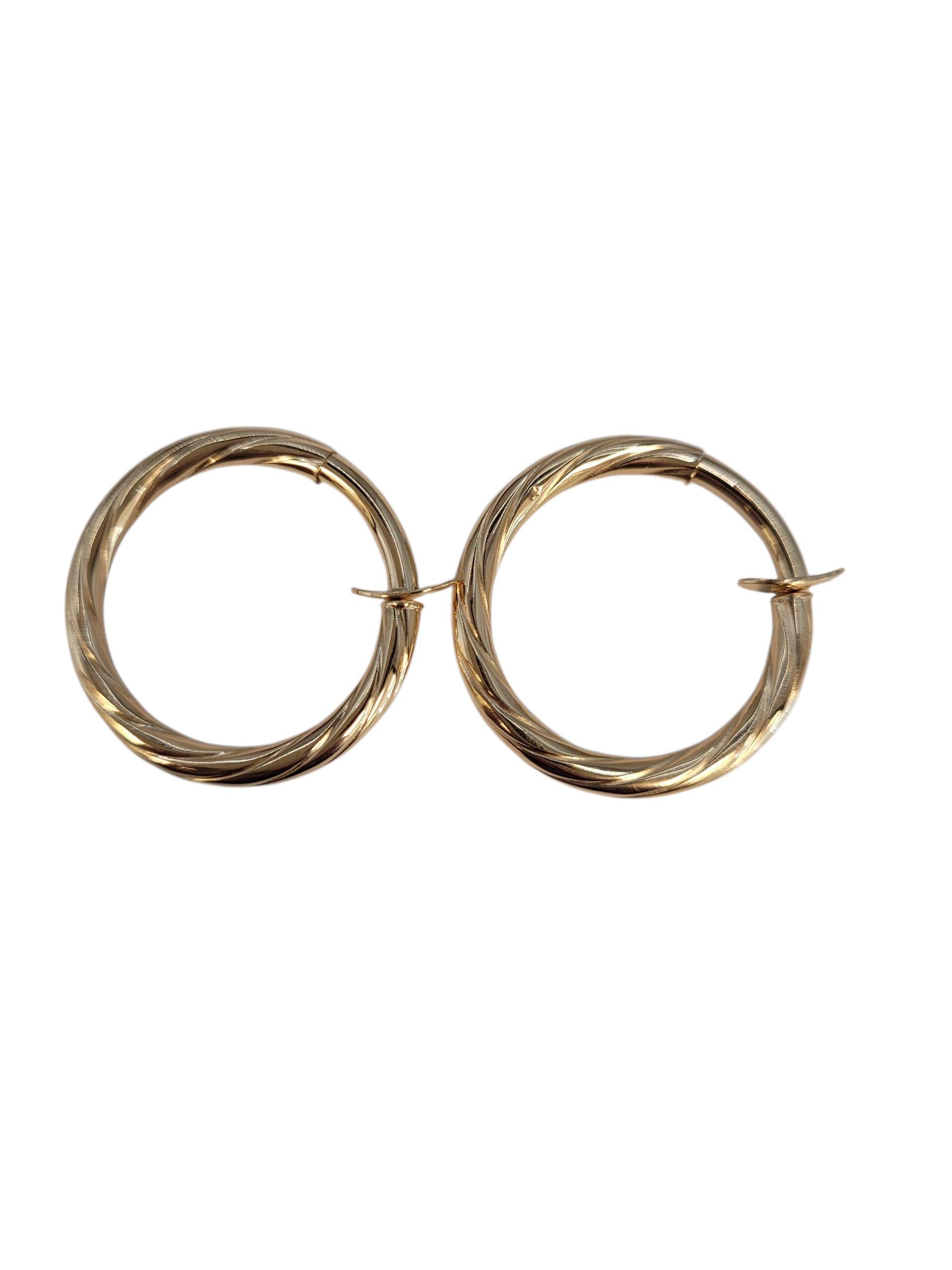 18k Yellow Gold Twist Open Twisted Hoop Earrings (non-pierced) #23201 In condizioni buone in vendita a Washington Depot, CT