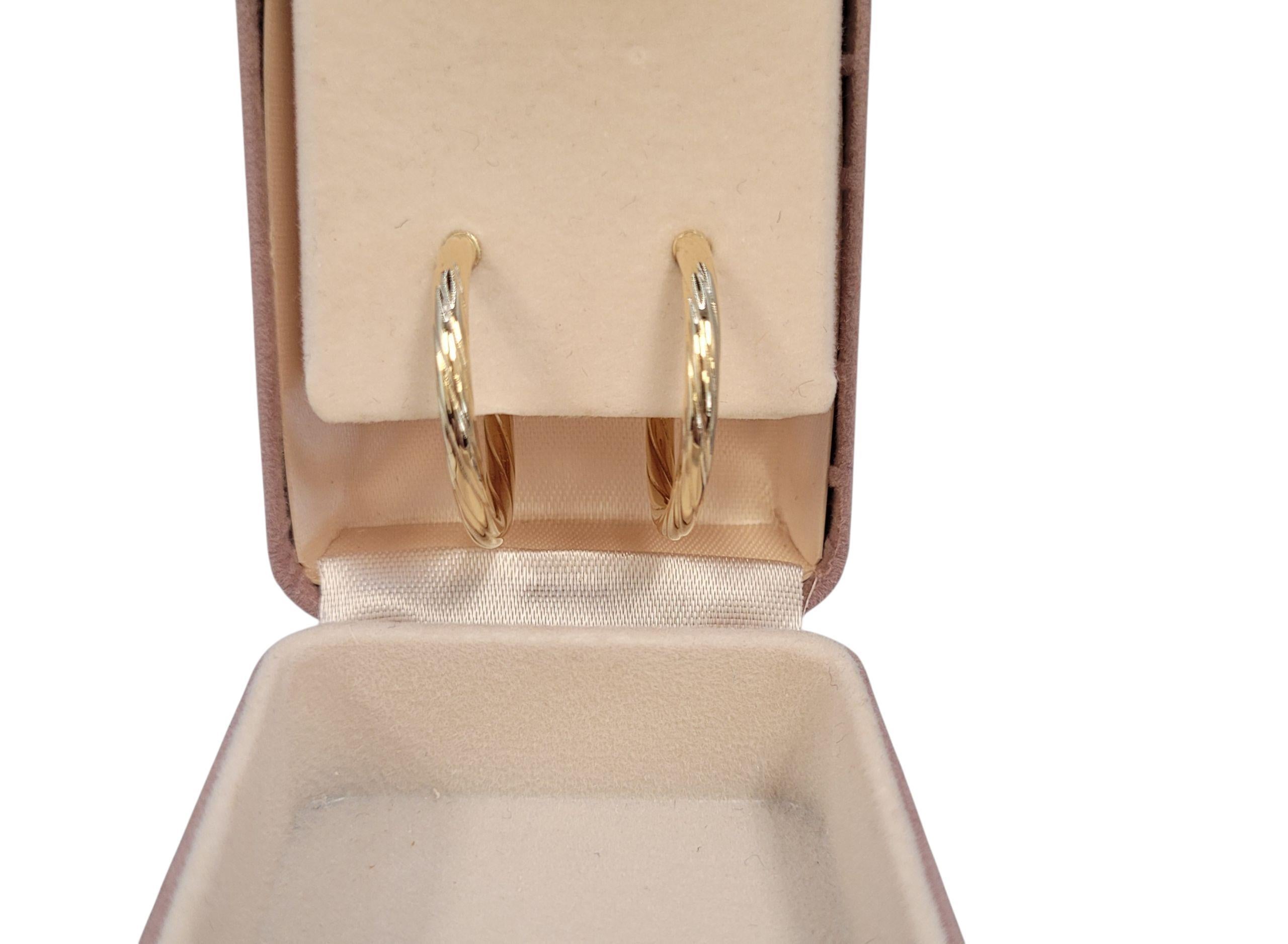 18k Yellow Gold Twist Open Twisted Hoop Earrings (non-pierced) #23201 in vendita 1