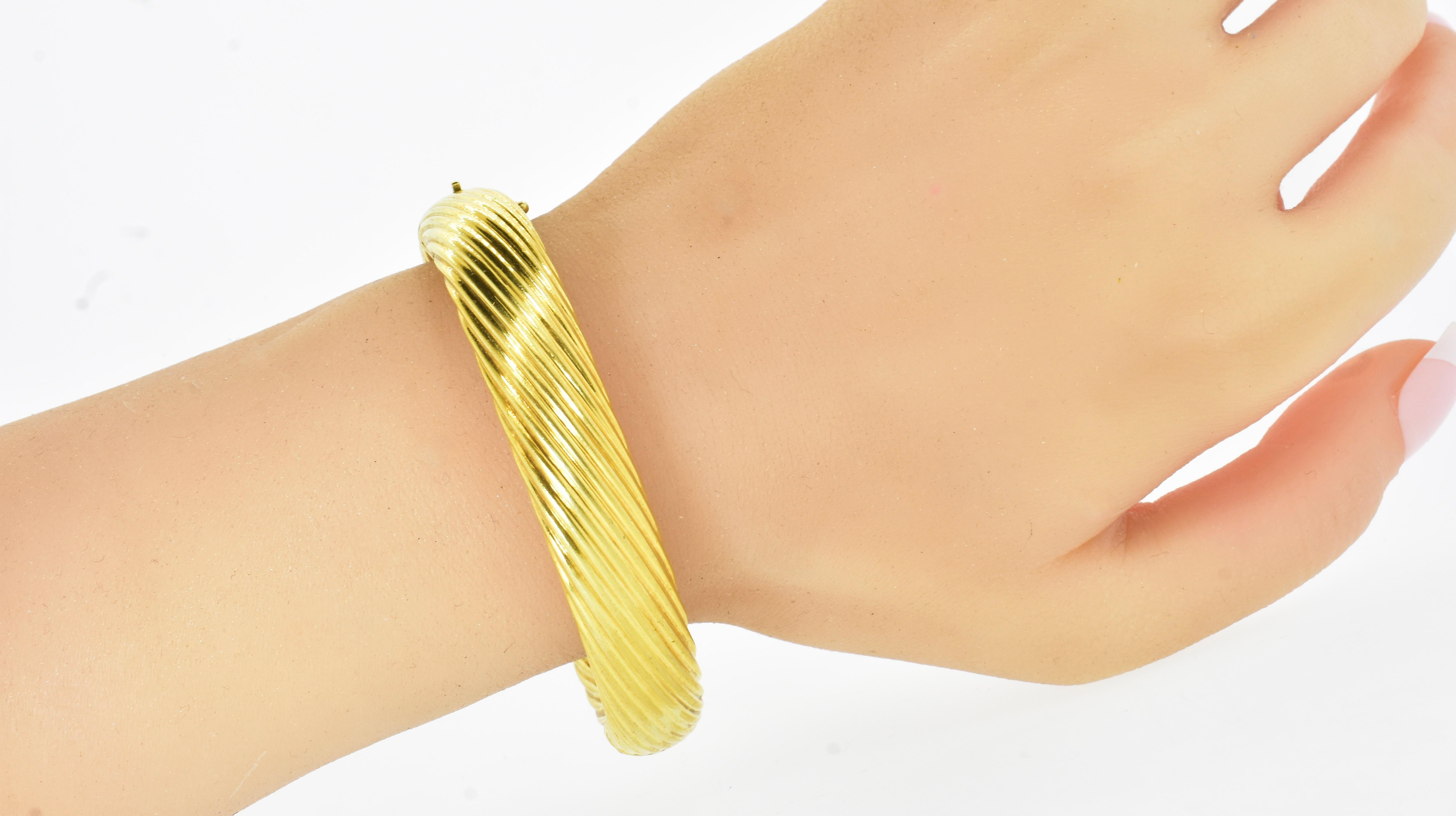 Contemporary 18K Yellow Gold Twist Vintage Bangle or Cuff Bracelet that Opens, c. 1960