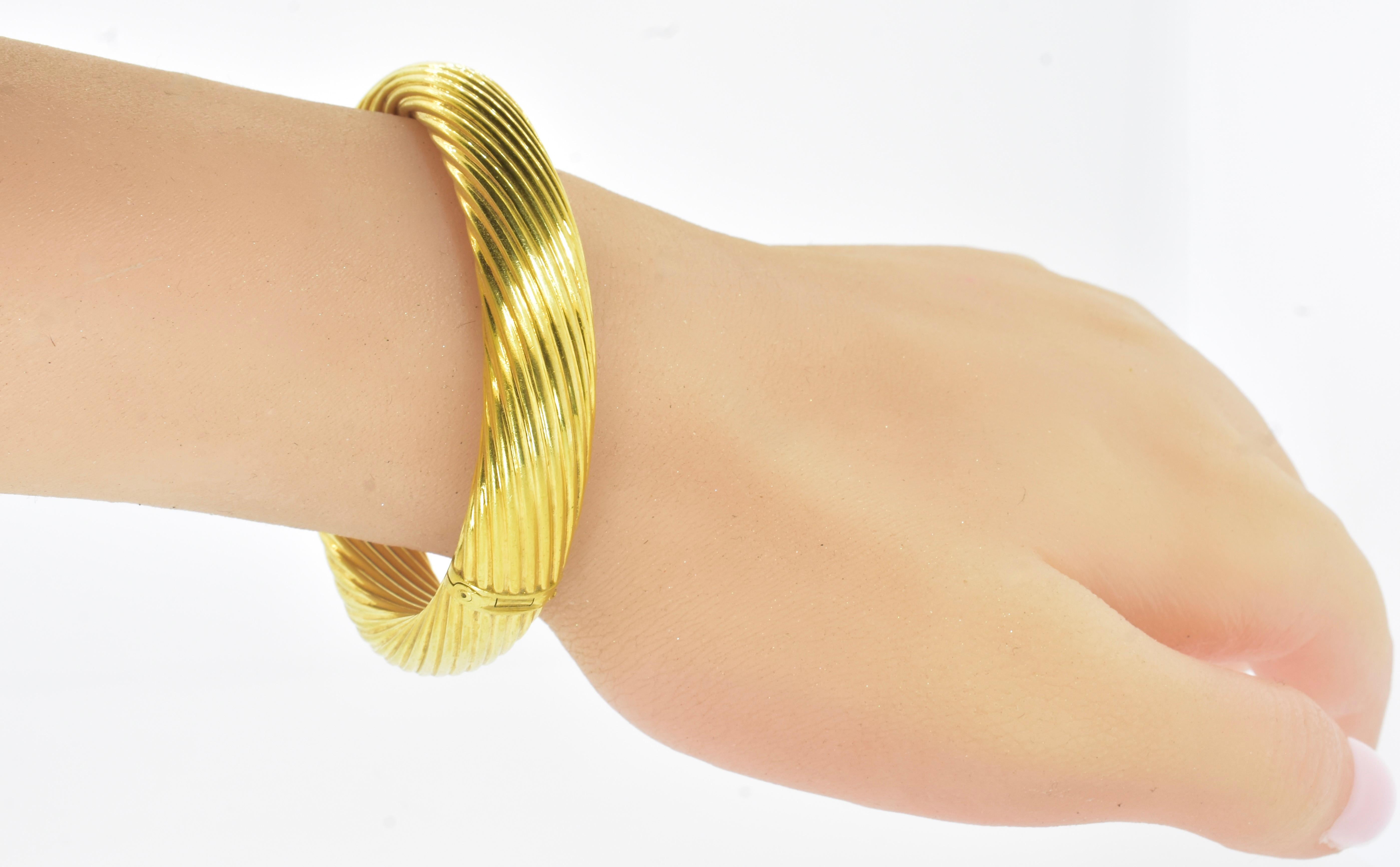 Women's or Men's 18K Yellow Gold Twist Vintage Bangle or Cuff Bracelet that Opens, c. 1960