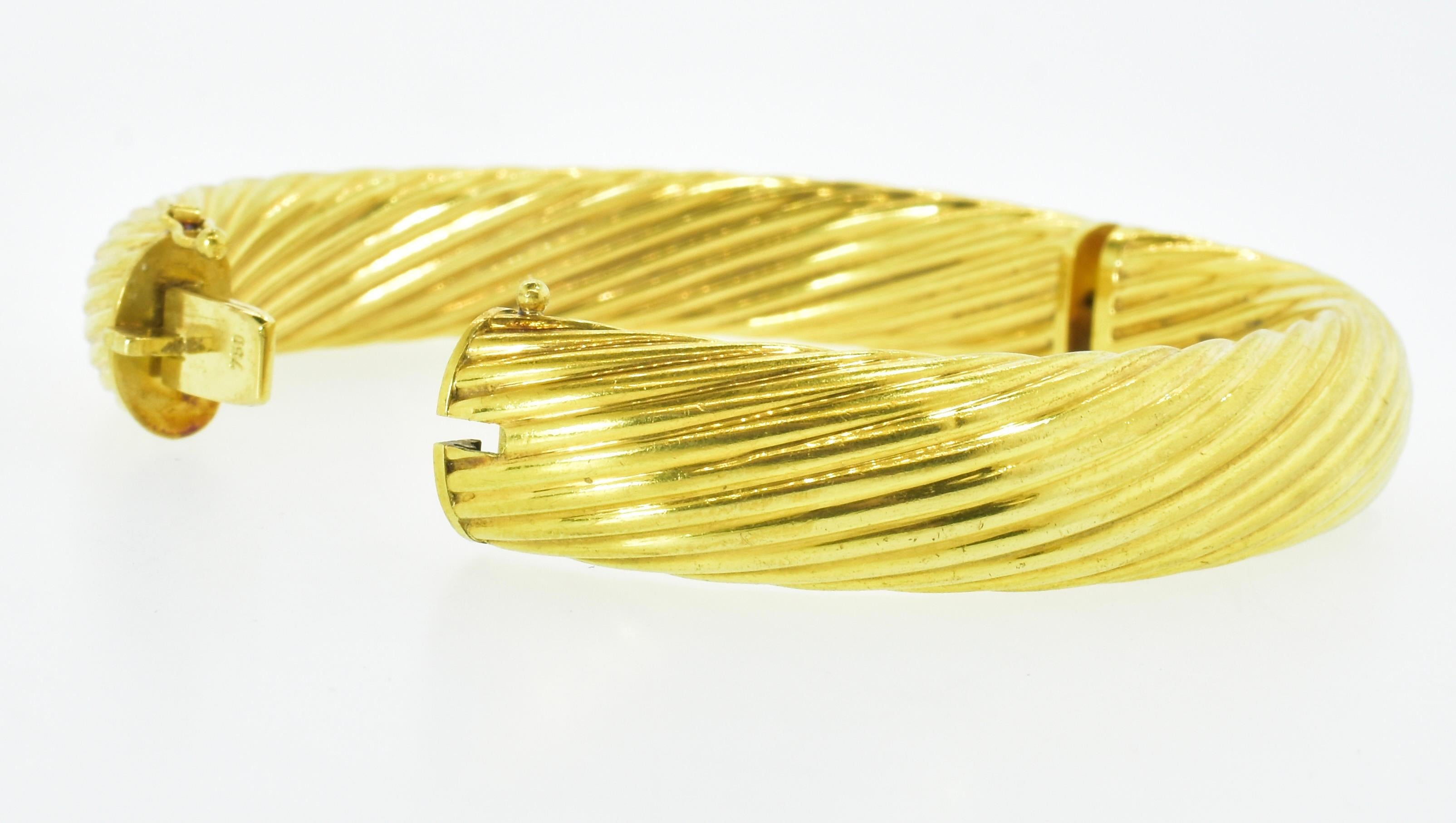 18K Yellow Gold Twist Vintage Bangle or Cuff Bracelet that Opens, c. 1960 1