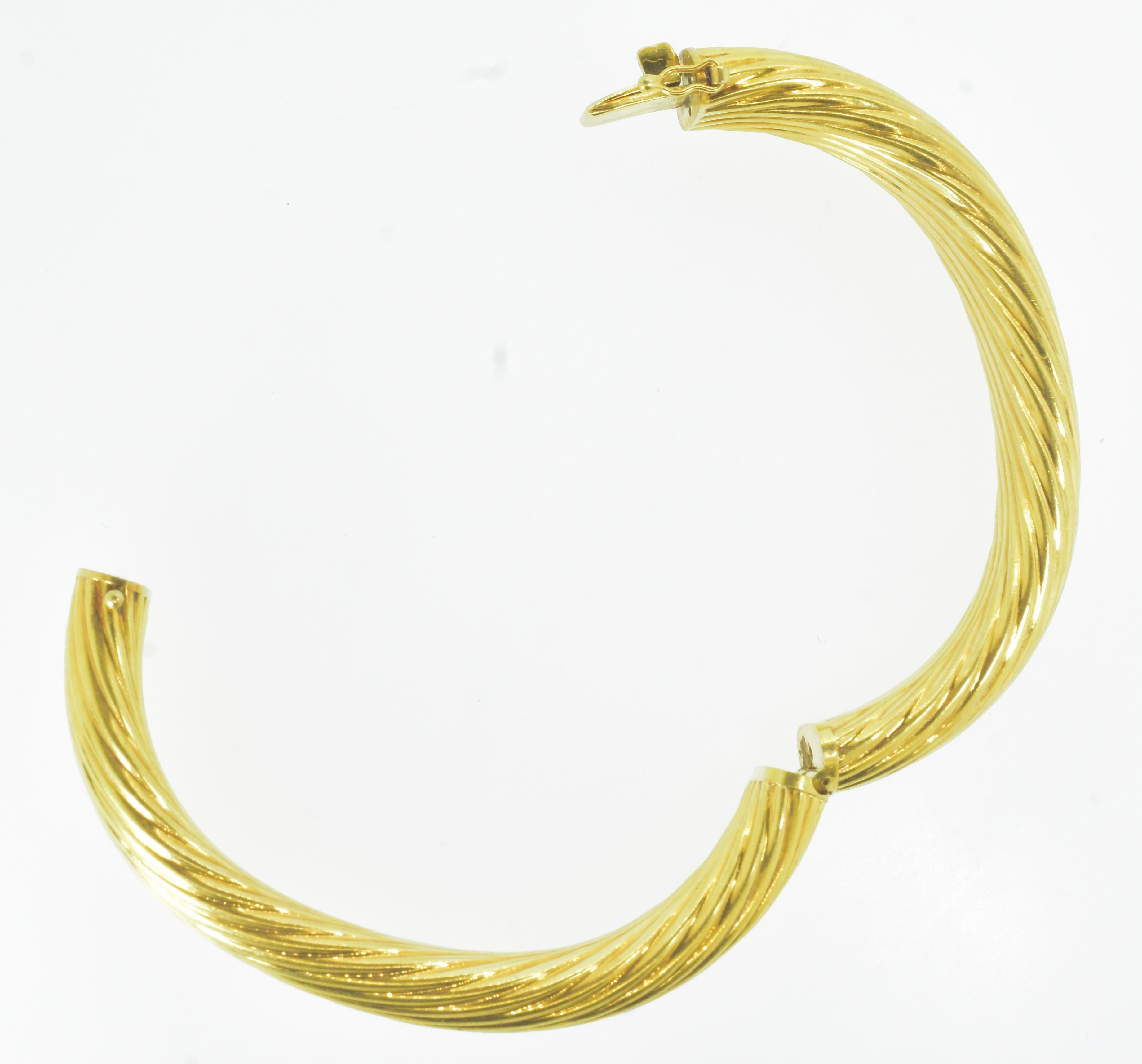 18K Yellow Gold Twist Vintage Bangle or Cuff Bracelet that Opens, c. 1960 3