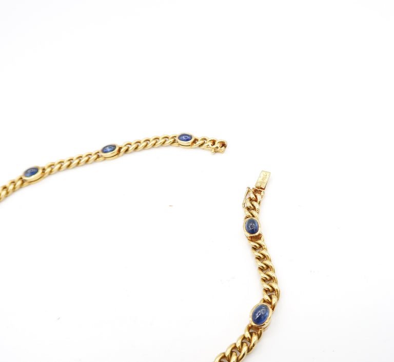 18 Karat Gold Twisted Curb Chain Necklace with BezelSet Oval Cabochon