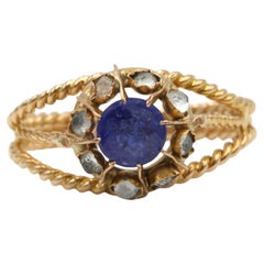 18K Yellow Gold Twisted Ring with Sapphire and Diamonds