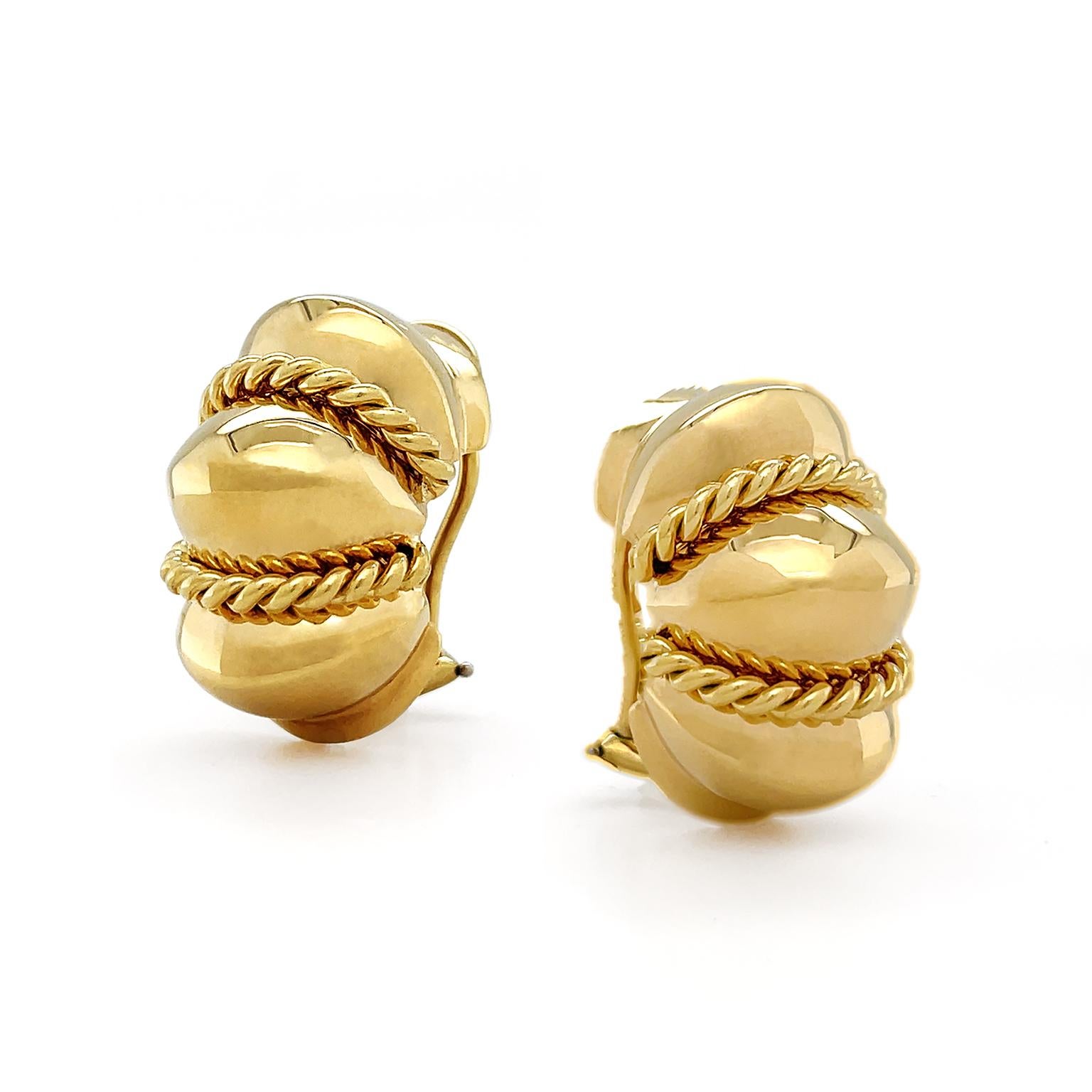 Boucles d'oreilles clips en or jaune 18K avec fil torsadé et crevettes  en vente 1