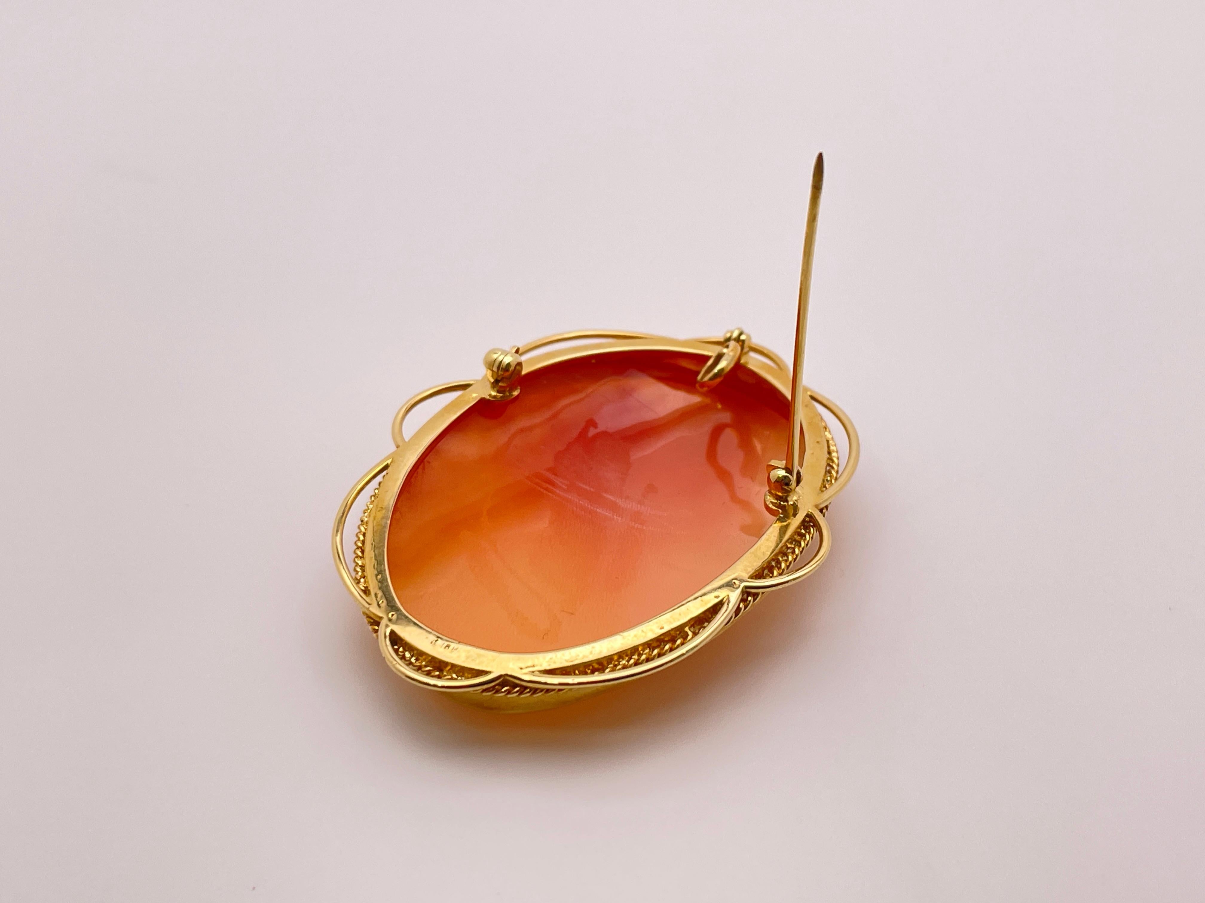 18K Yellow Gold Two Roman Graces Shell Cameo Pendant Brooch Pin im Angebot 2