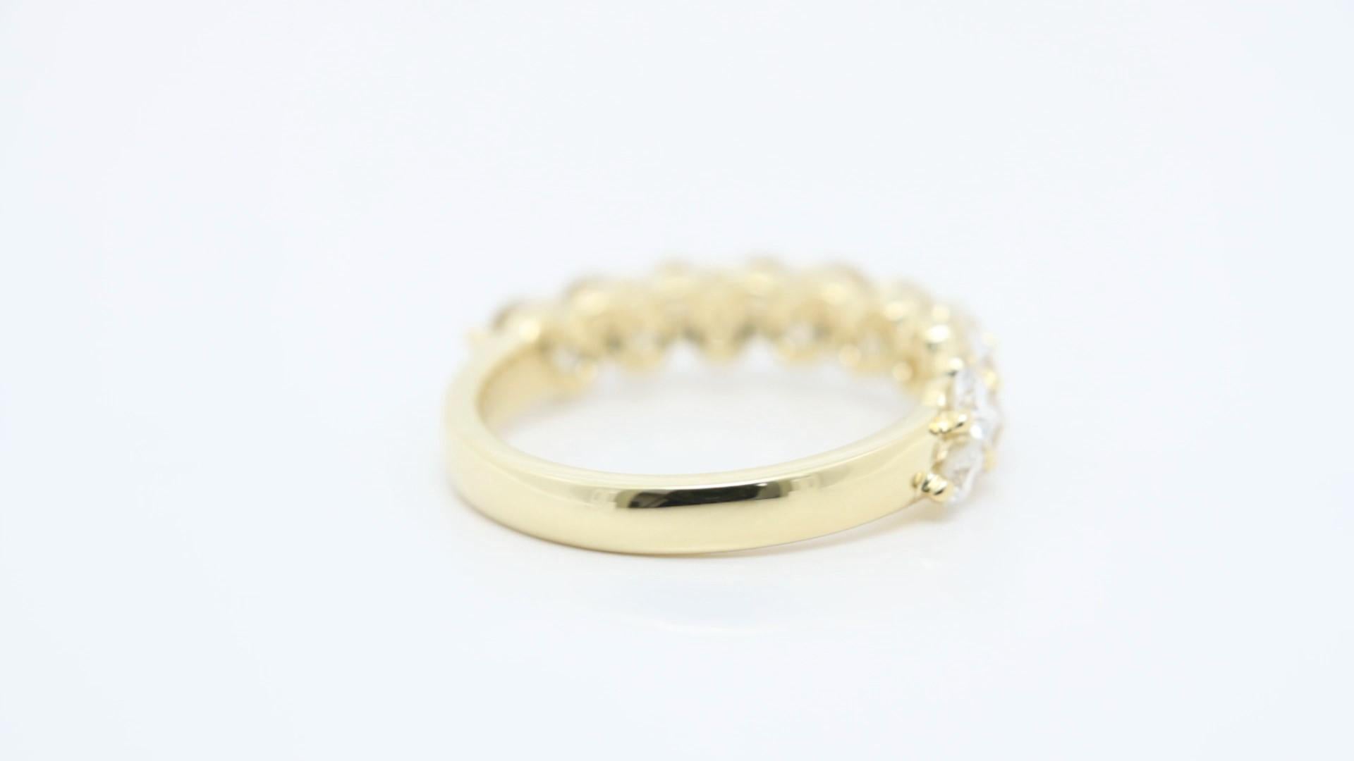18K Yellow Gold Two-Row Domed Round Diamond Band (Rundschliff) im Angebot