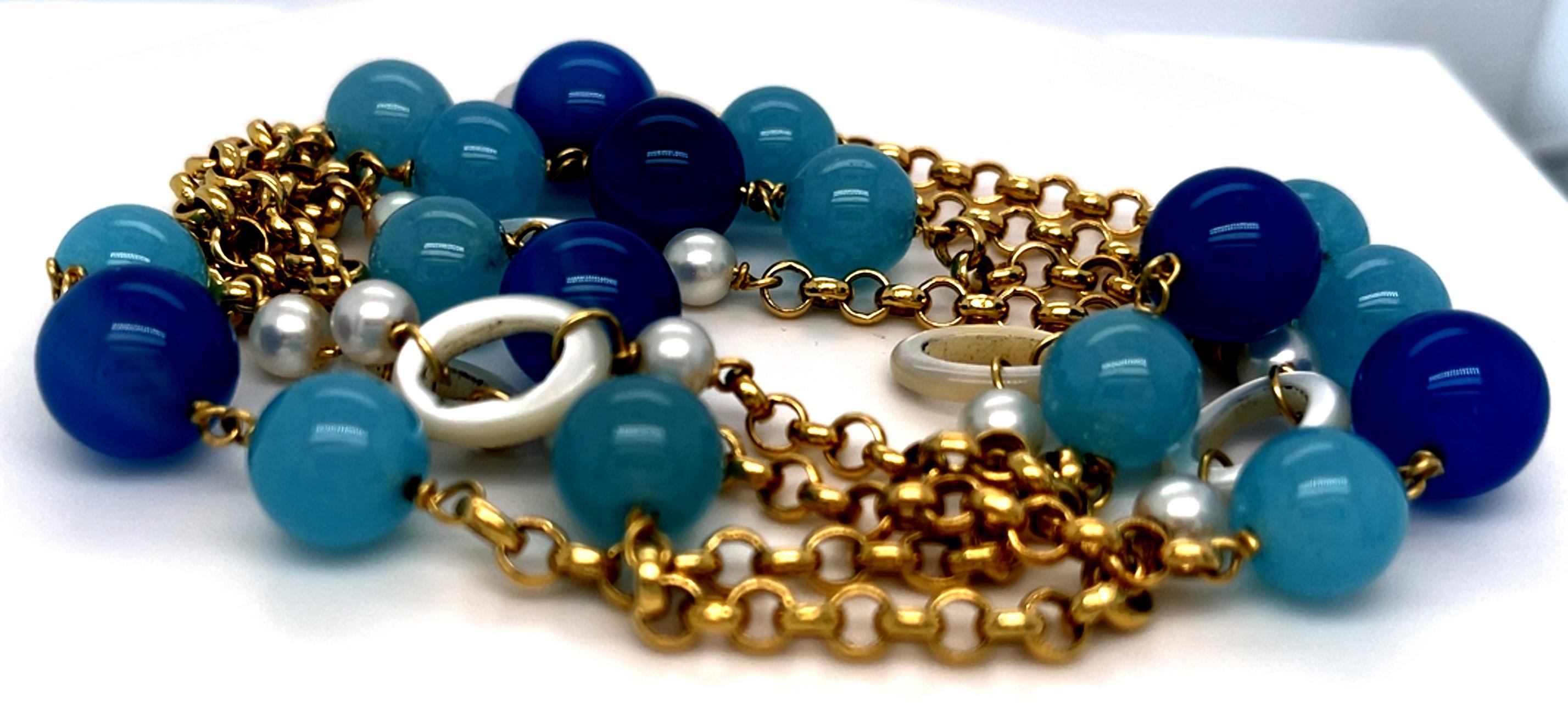 Collier en or jaune 18k avec calcédoine teintée et perles de culture 36
